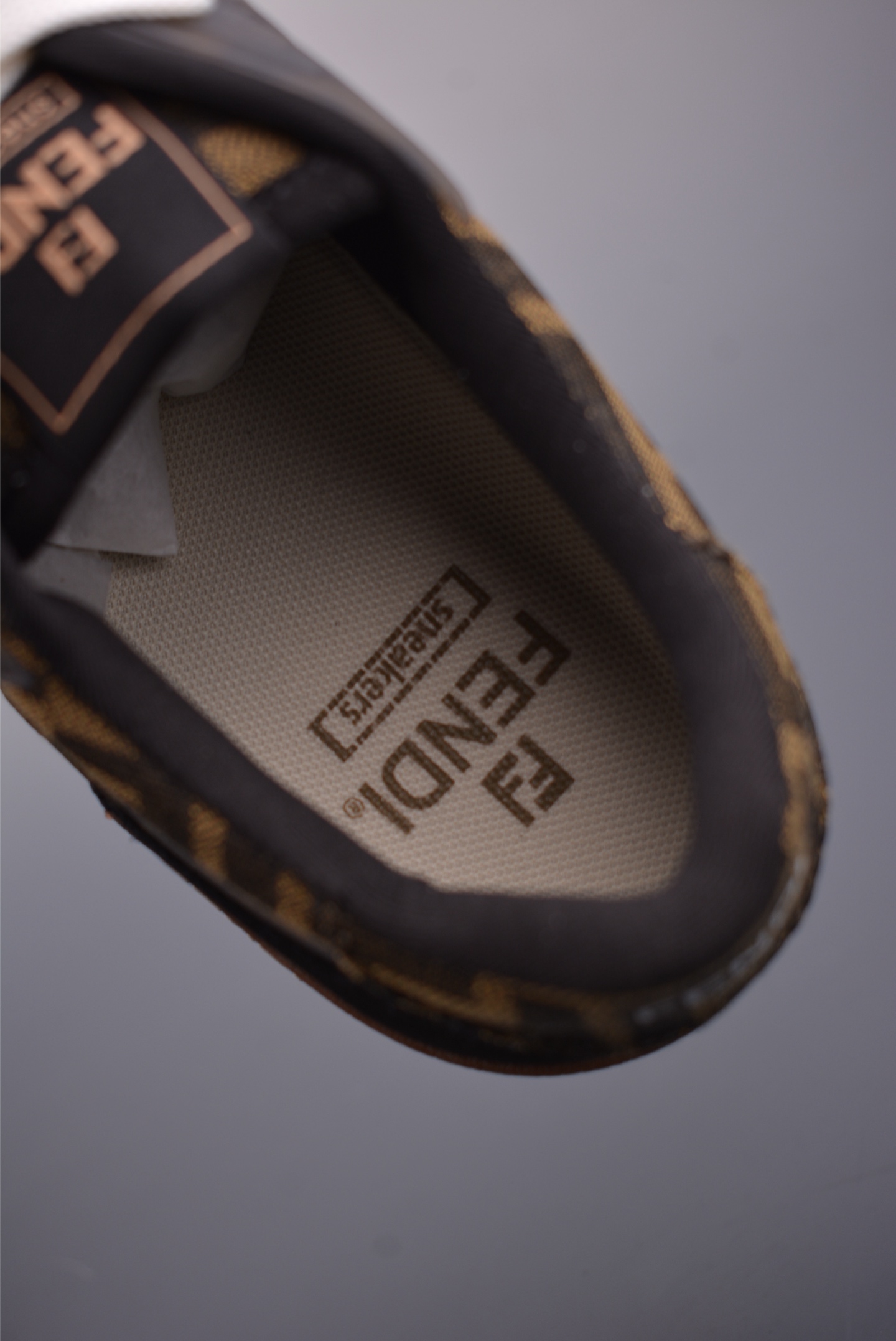 380 FENDI芬迪 Match 圆头厚底 广东原装高端品质 Fendi芬迪情侣款休闲鞋 7E1493L