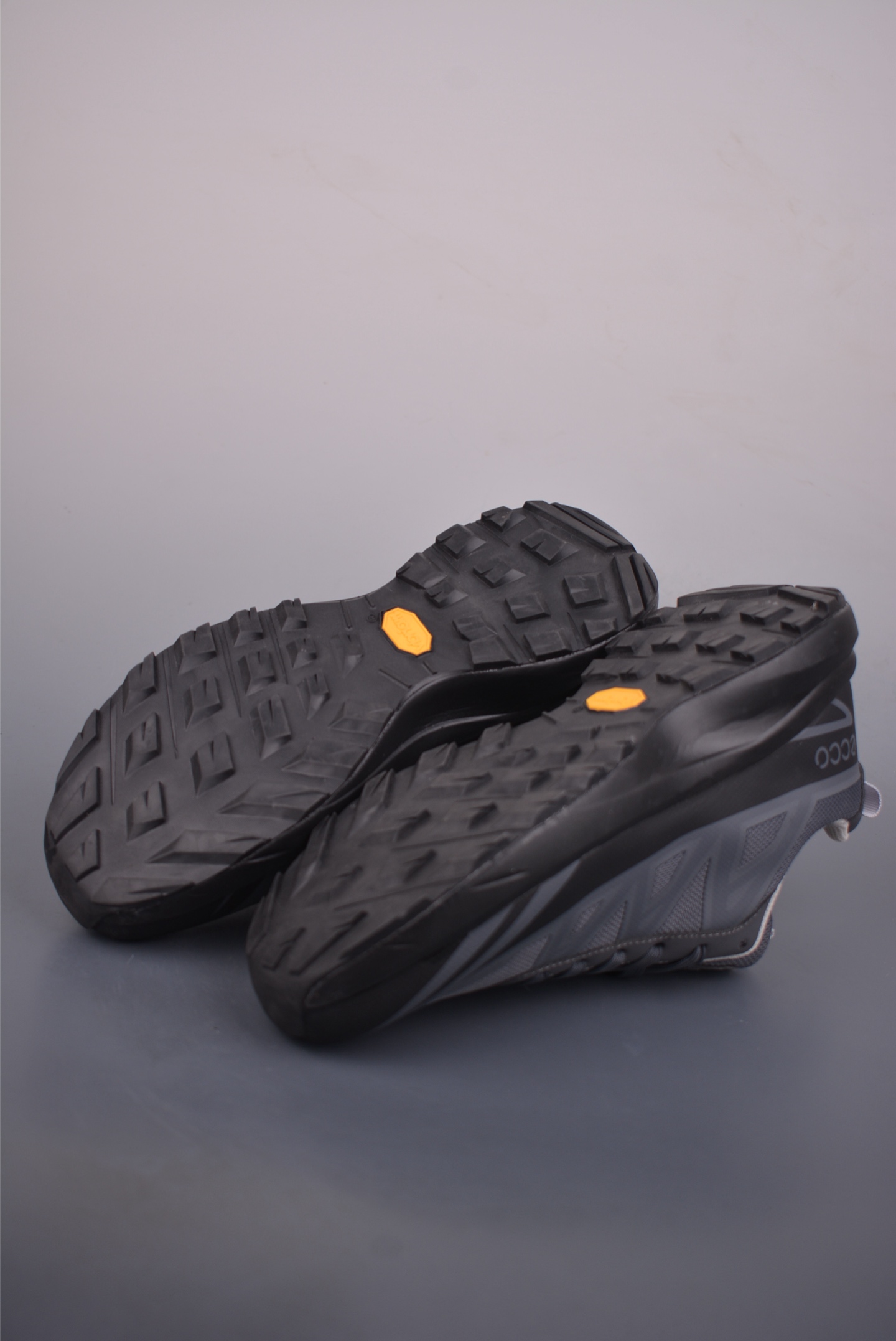 Ecco爱步男鞋2025年新款 拼接板鞋拼色 街头轻巧系列 TB23066