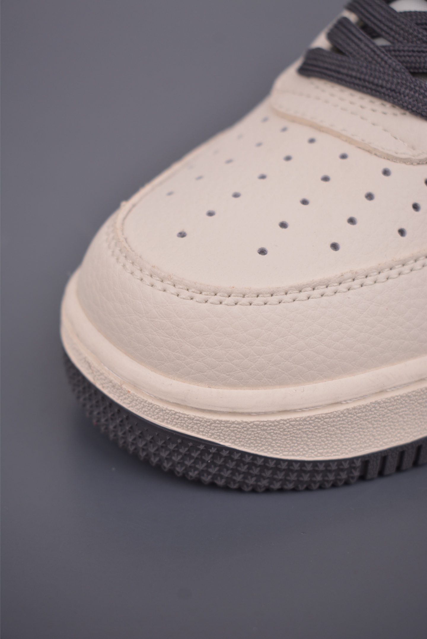 260 Nike Air Force 1 Low 白灰红 DD1982-325