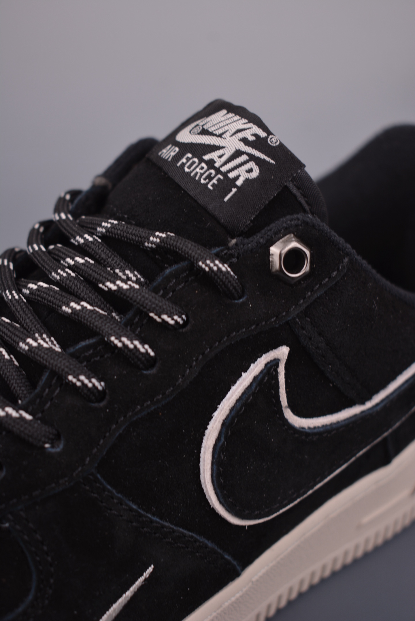 200 Nike Air Force 1 Low 翻毛皮黑 DY9867-100