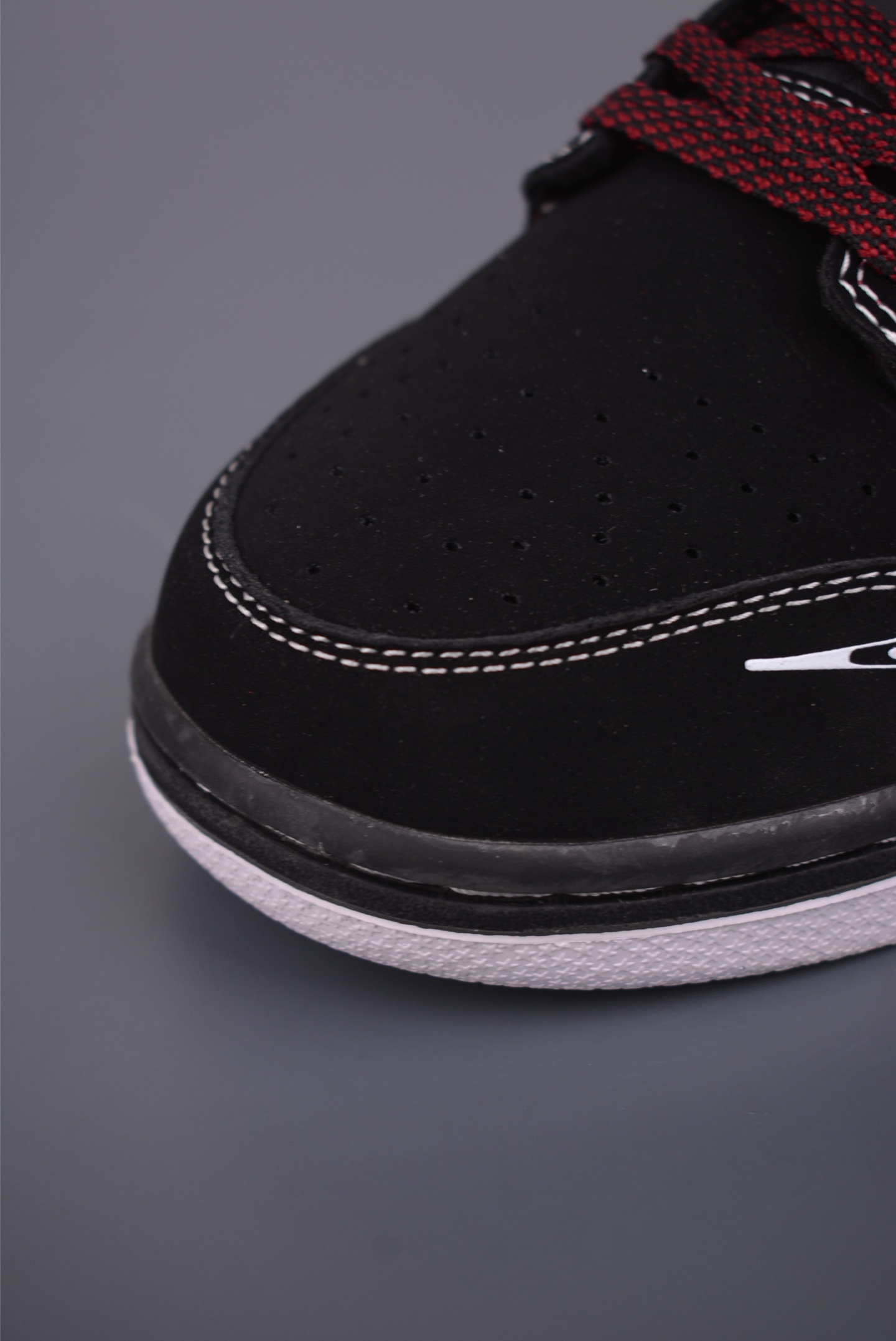 Nike SB Dunk Low 字母黑红 KK1333-051