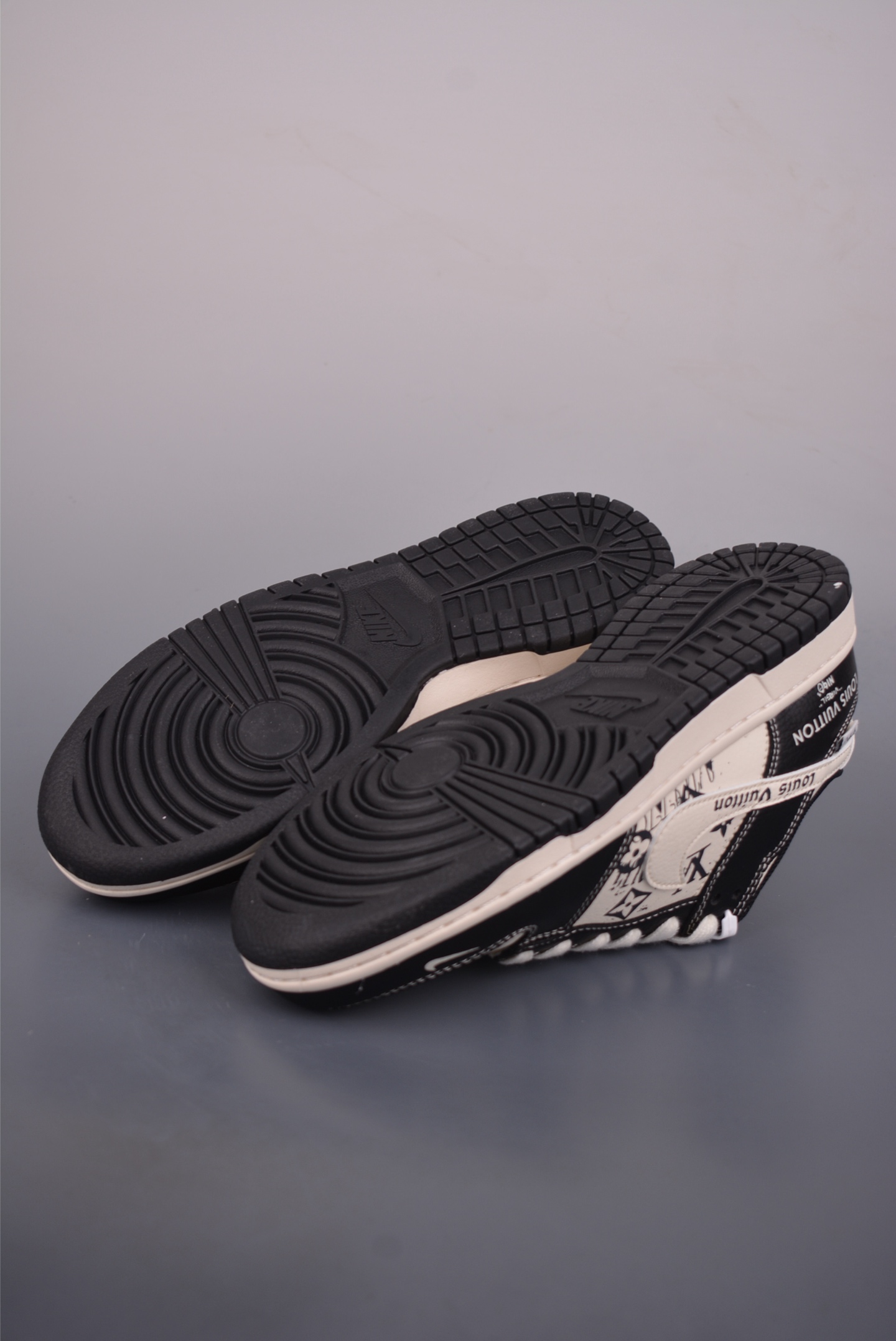 280 Nike SB Dunk Low LV联名 XD1588-236