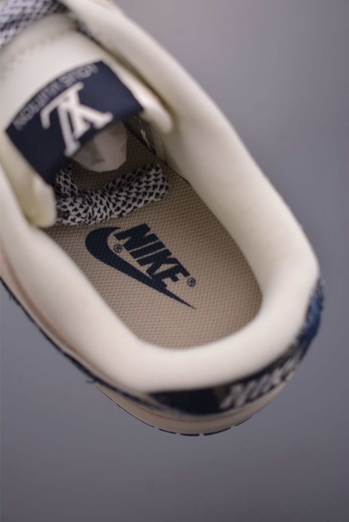 280 Nike SB Dunk Low LV联名 DN3168-001