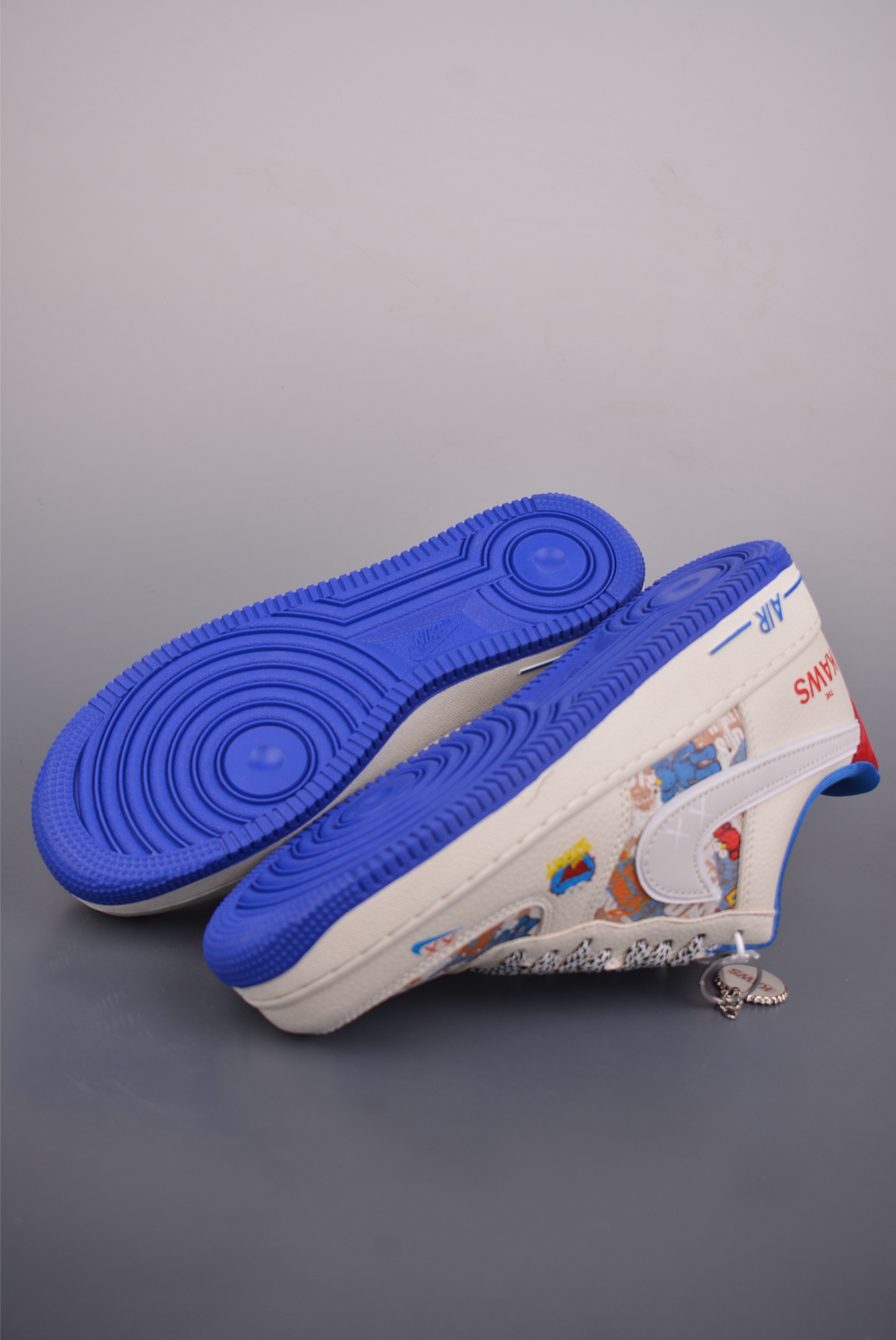 260 Nike Air Force 1 Low KAWS联名 SY1388-017