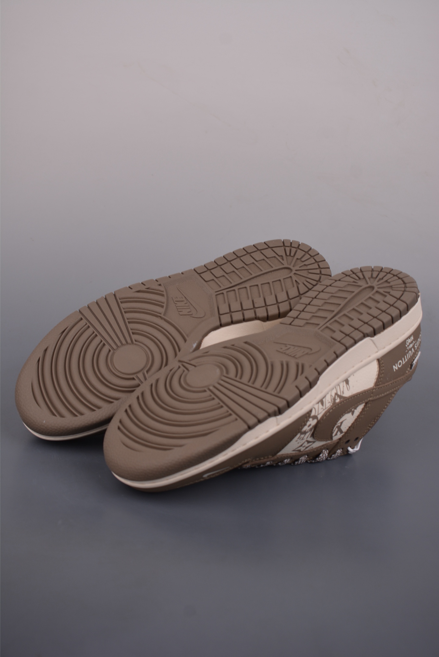 280 Nike SB Dunk Low LV联名 XD1588-239