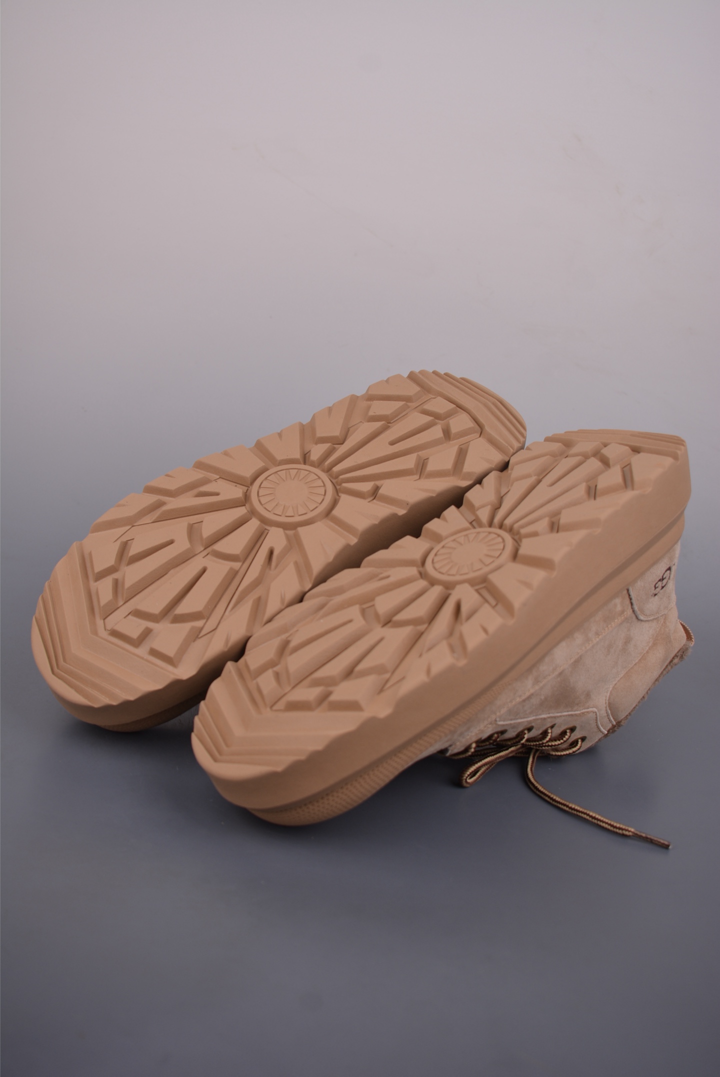 UGG Tasman Weather Hybrid 塔斯曼混合系列中帮轻量休闲马丁靴 U6332 UGG Tasman Weather Hybrid 塔斯曼混合系列中帮轻量休闲马丁靴 U6332