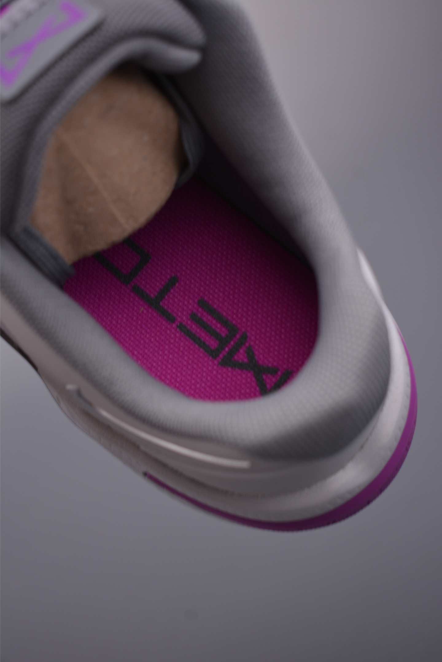 190 NIKE METC10男子透气轻便训练鞋 冬季健身缓震运动 HJ1875-003