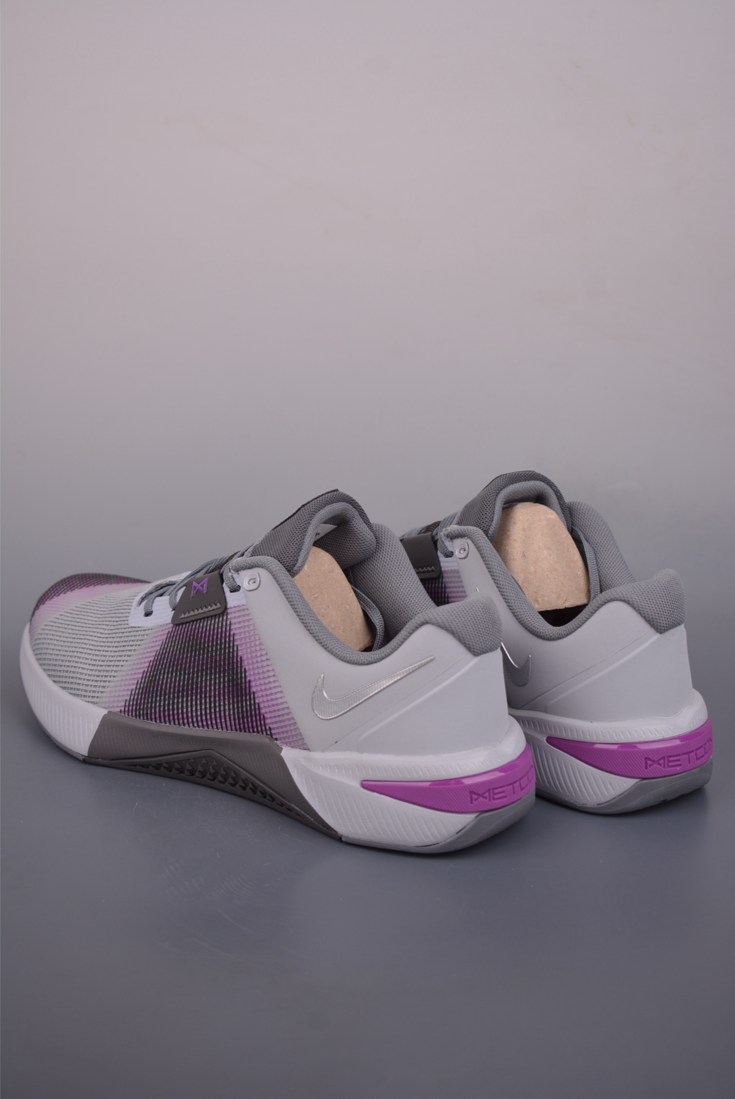 190 NIKE METC10男子透气轻便训练鞋 冬季健身缓震运动 HJ1875-003