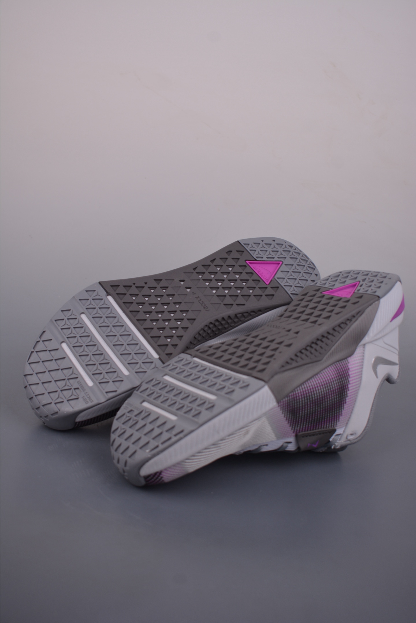 190 NIKE METC10男子透气轻便训练鞋 冬季健身缓震运动 HJ1875-003