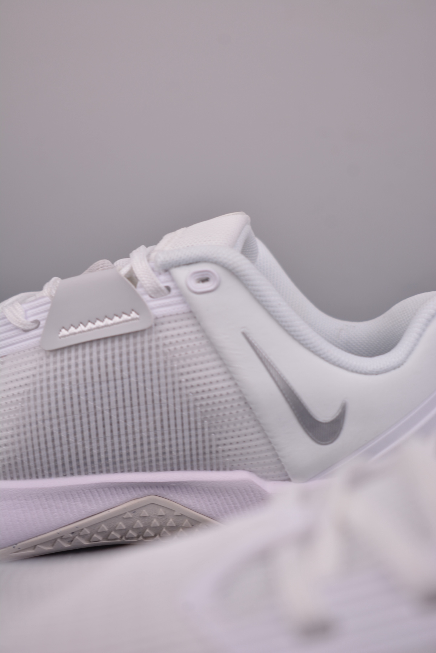 NIKE METC10男子透气轻便训练鞋 冬季健身缓震运动 HQ2620-100