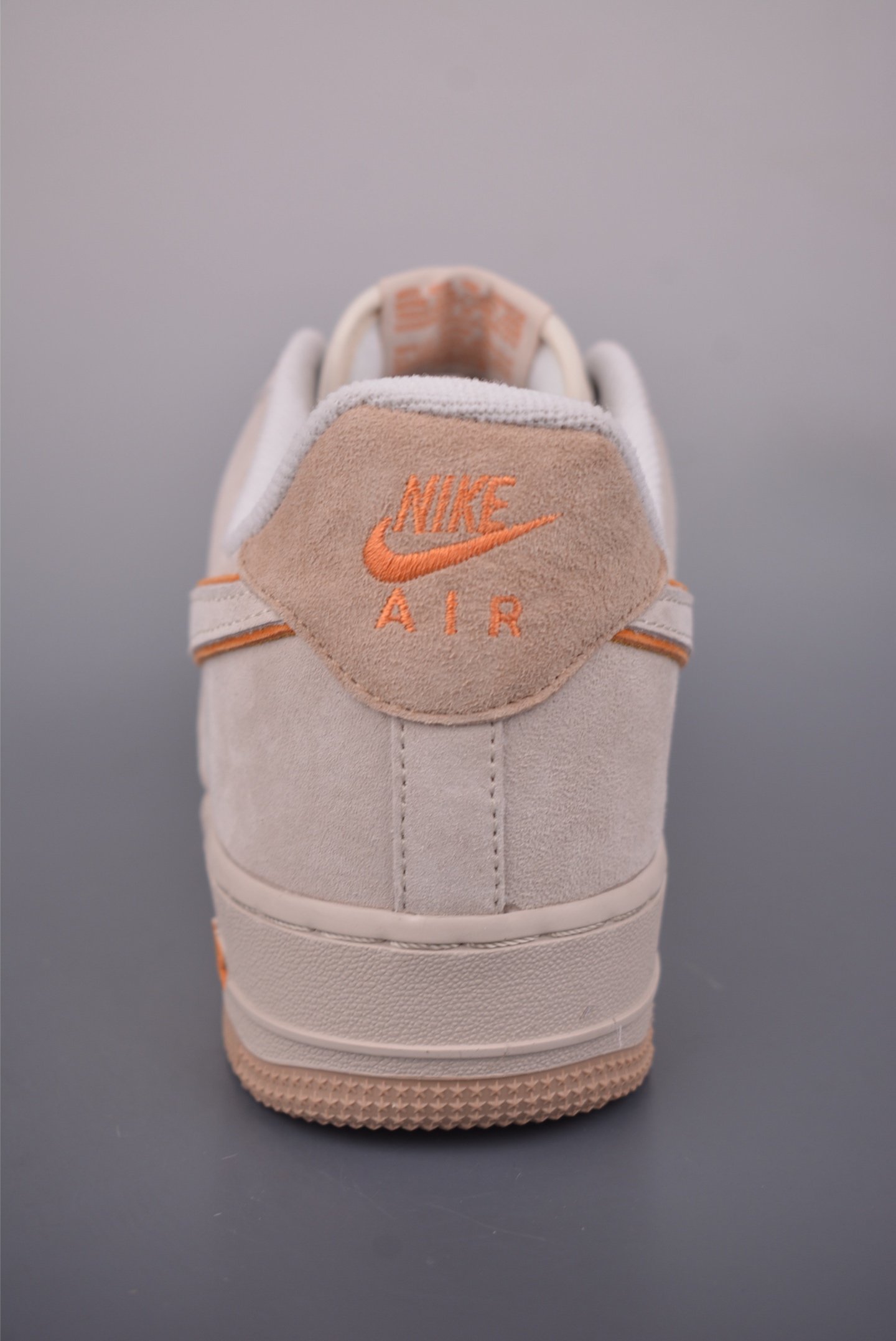 200 Nike Air Force 1 Low 麂皮灰 DY9867-107