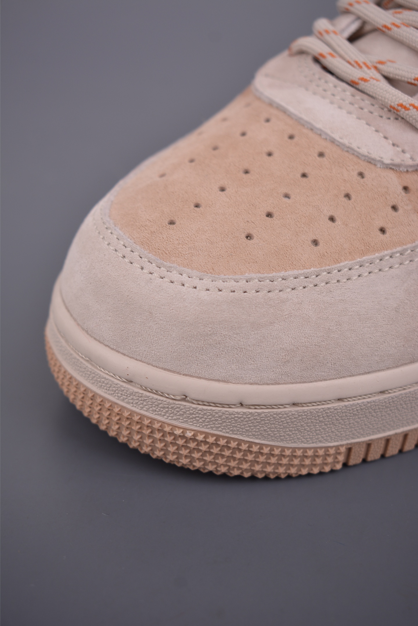 200 Nike Air Force 1 Low 麂皮灰 DY9867-107