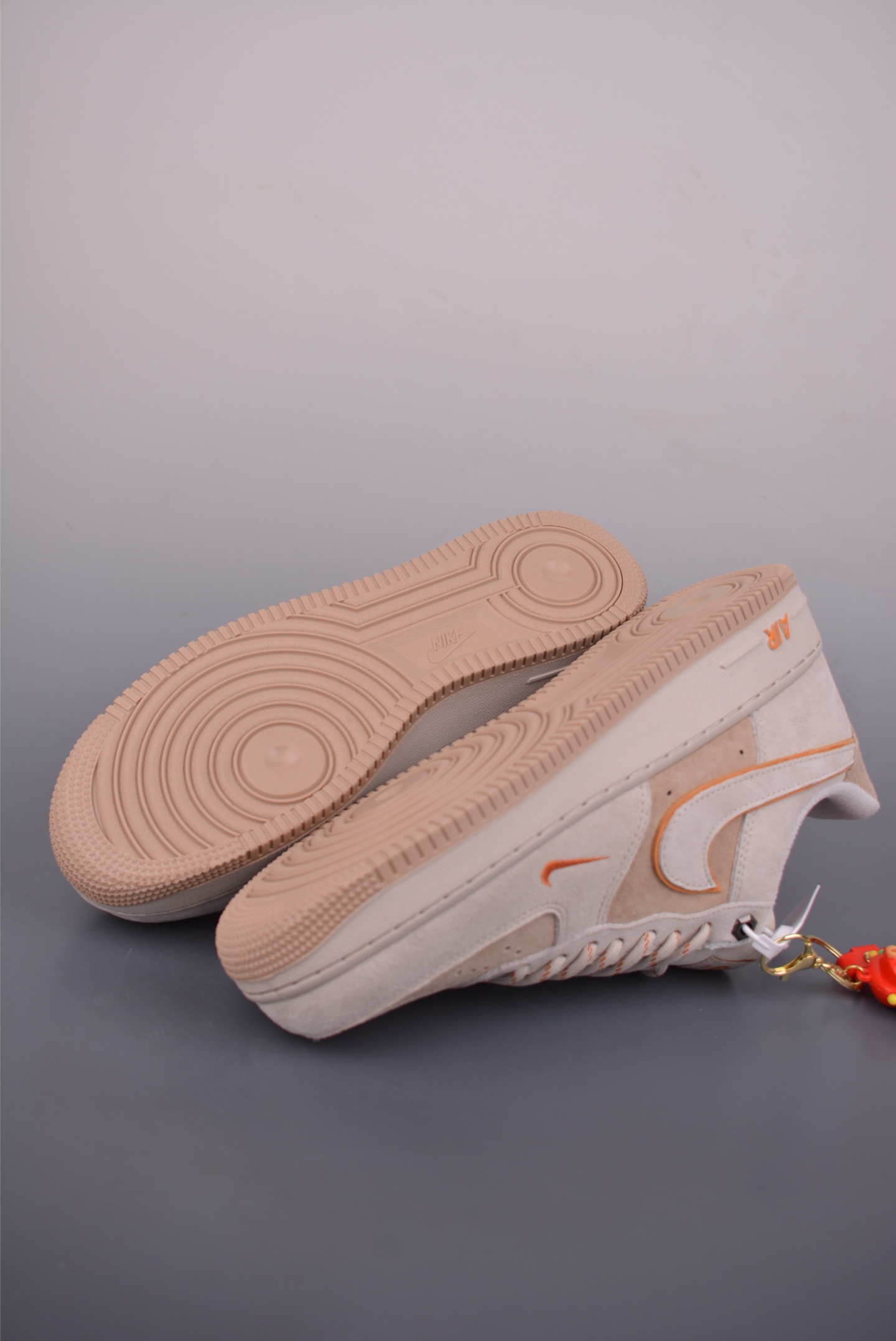 200 Nike Air Force 1 Low 麂皮灰 DY9867-107