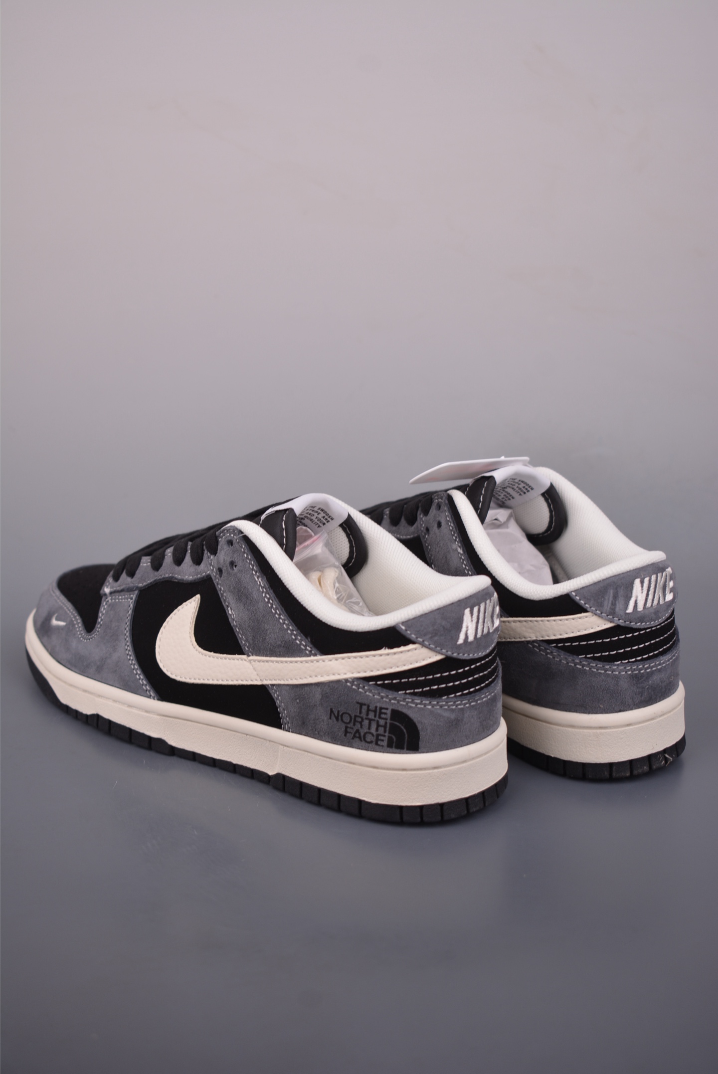 280 Nike SB Dunk Low 北面联名 DN3168-006