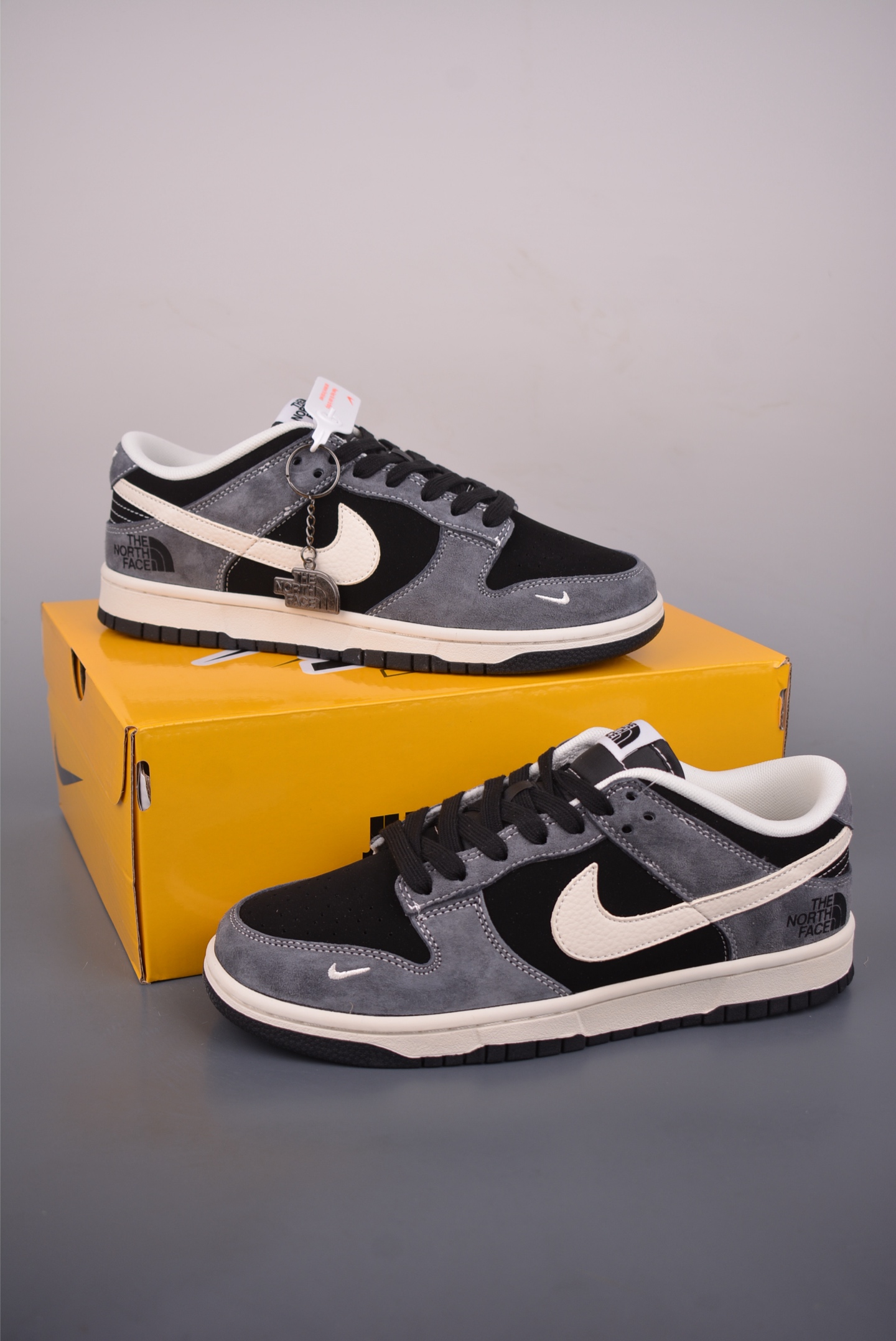 280 Nike SB Dunk Low 北面联名 DN3168-006