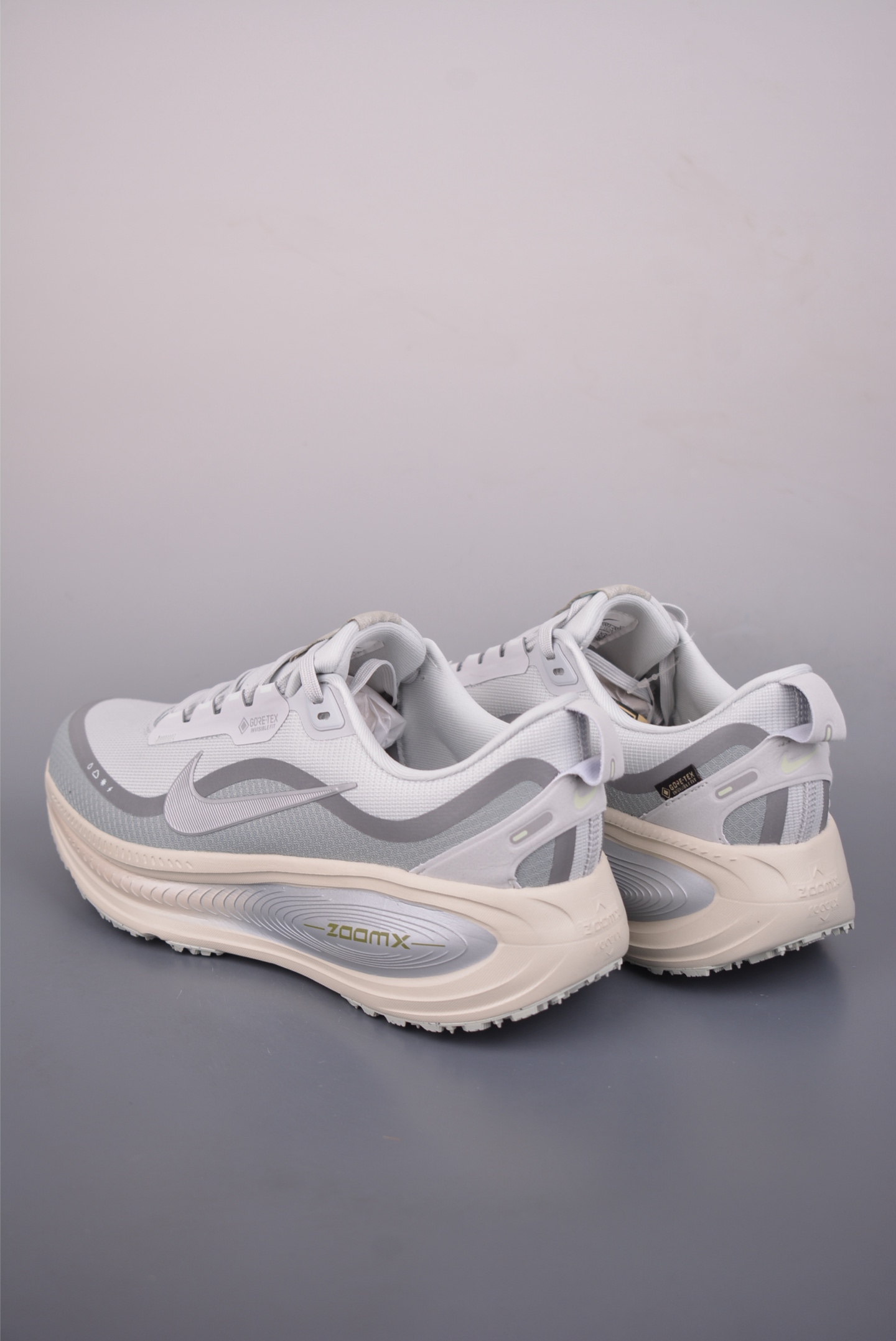 180 Nike Air Zoom Vomero 18 GTX HQ7001-003