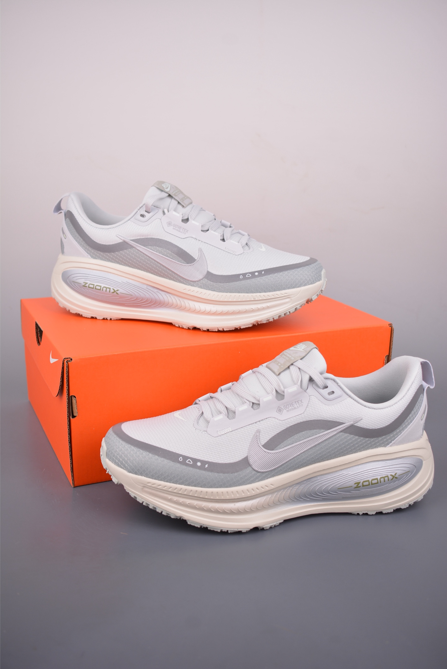 180 Nike Air Zoom Vomero 18 GTX HQ7001-003