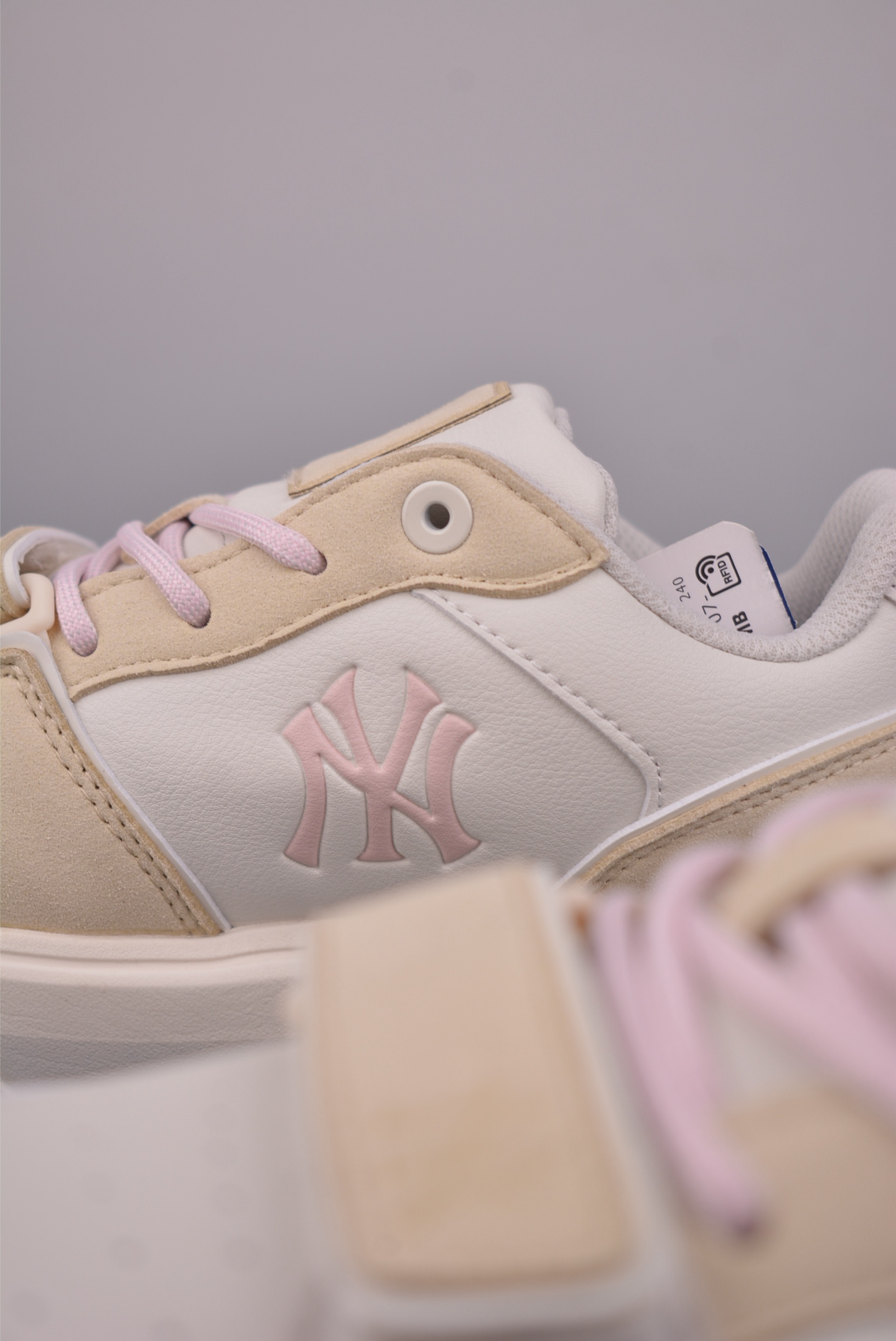 MLB TROPHY VINTAGE LT 纽约洋基队 潮流时尚厚底运动鞋 3ASXM086N818-High Quatity Cheap Brand wholesale wholesaler seller Clothes Bags handbags Sneakers Top Fashion Clothing Shoes from China Factory Chinese suppliers best Quality Beautiful Price MLB TROPHY VINTAGE LT 纽约洋基队 潮流时尚厚底运动鞋 3ASXM086N818