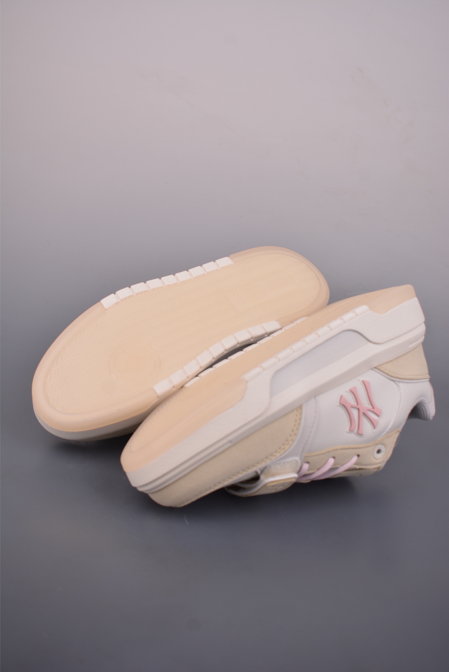 MLB TROPHY VINTAGE LT 纽约洋基队 潮流时尚厚底运动鞋 3ASXM086N818-High Quatity Cheap Brand wholesale wholesaler seller Clothes Bags handbags Sneakers Top Fashion Clothing Shoes from China Factory Chinese suppliers best Quality Beautiful Price MLB TROPHY VINTAGE LT 纽约洋基队 潮流时尚厚底运动鞋 3ASXM086N818