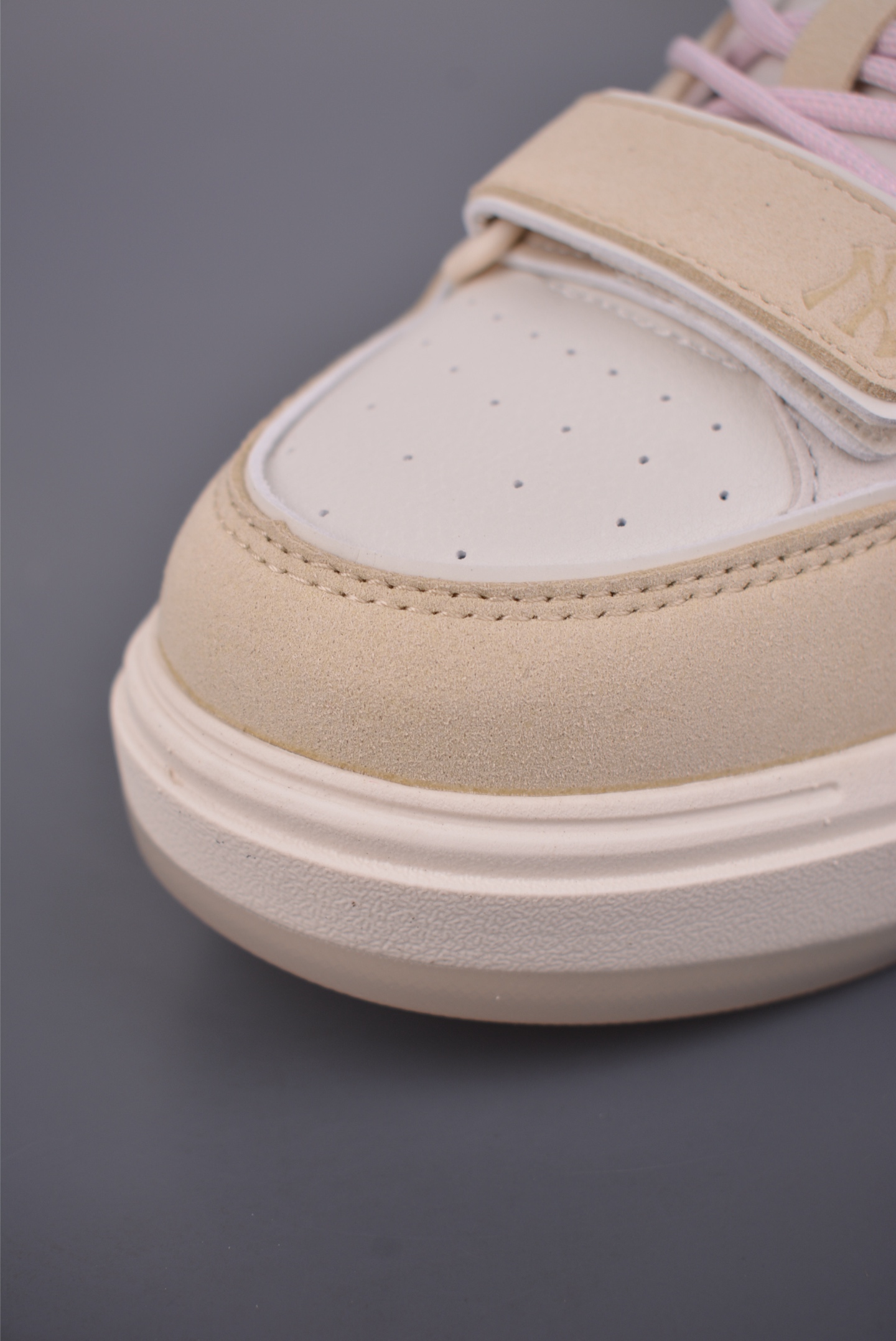 MLB TROPHY VINTAGE LT 纽约洋基队 潮流时尚厚底运动鞋 3ASXM086N818-High Quatity Cheap Brand wholesale wholesaler seller Clothes Bags handbags Sneakers Top Fashion Clothing Shoes from China Factory Chinese suppliers best Quality Beautiful Price MLB TROPHY VINTAGE LT 纽约洋基队 潮流时尚厚底运动鞋 3ASXM086N818