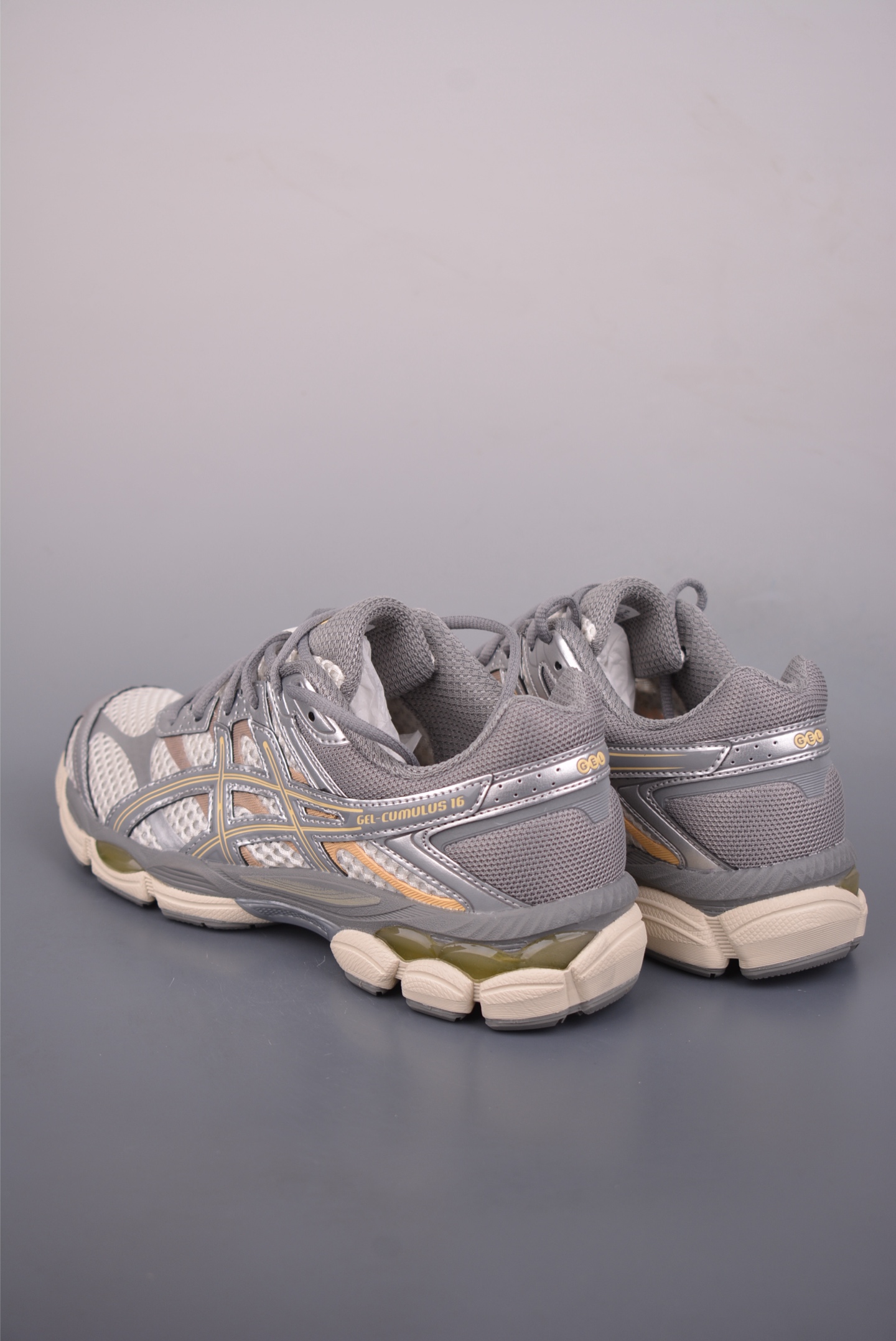 200 Asics Gel-CUMULUS 16 亚瑟士运动休闲透气专业跑鞋 1203A733-101