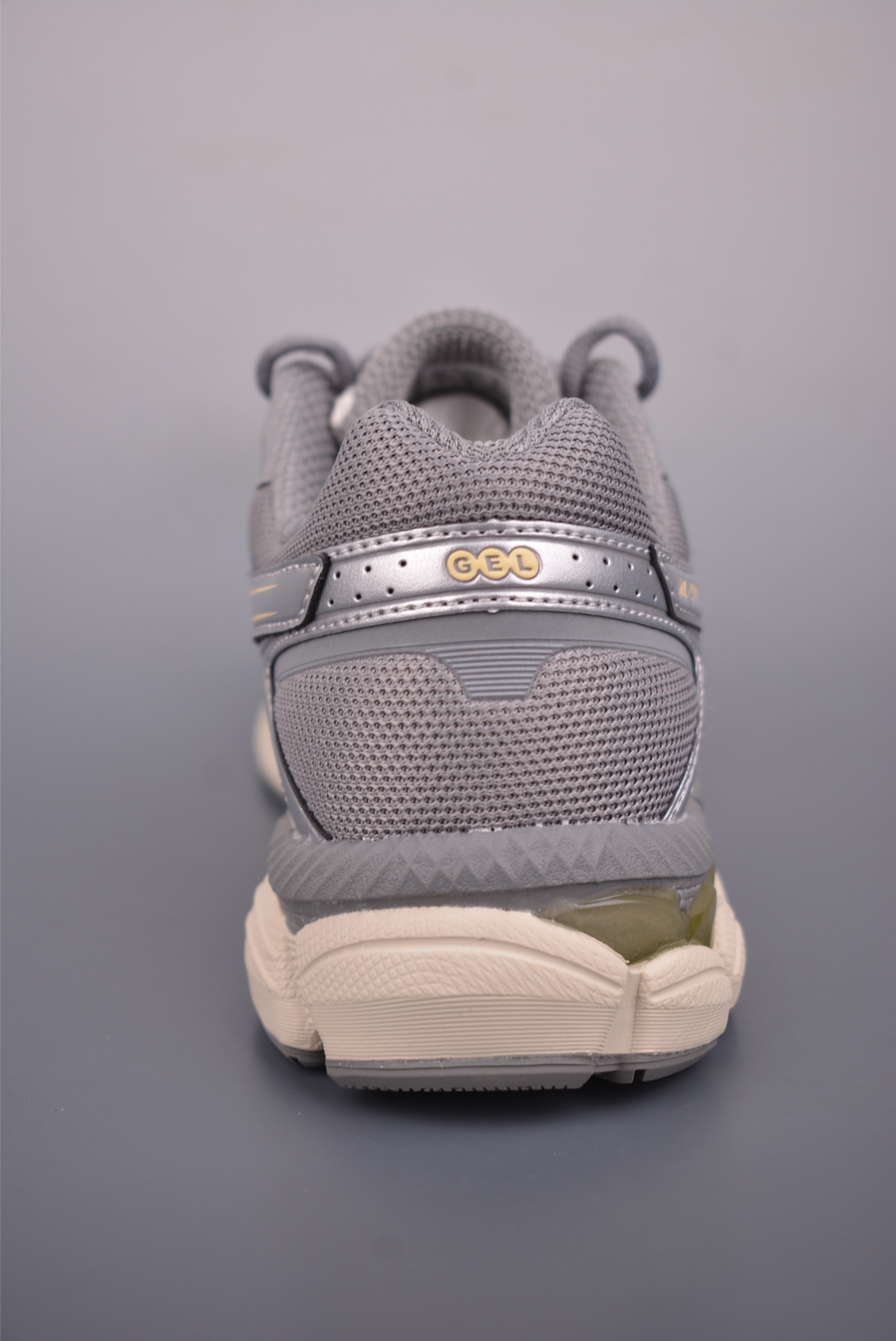 200 Asics Gel-CUMULUS 16 亚瑟士运动休闲透气专业跑鞋 1203A733-101