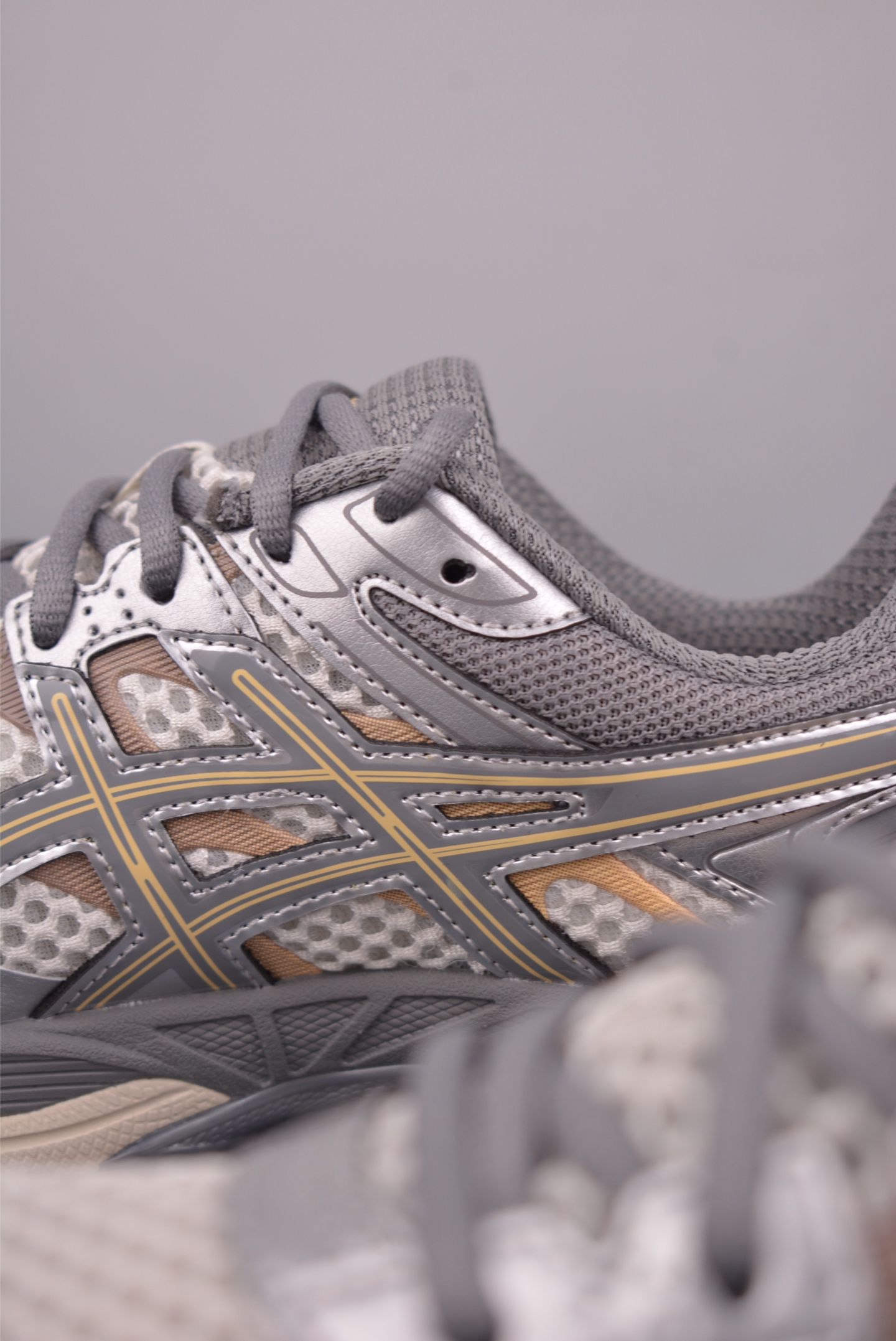 200 Asics Gel-CUMULUS 16 亚瑟士运动休闲透气专业跑鞋 1203A733-101