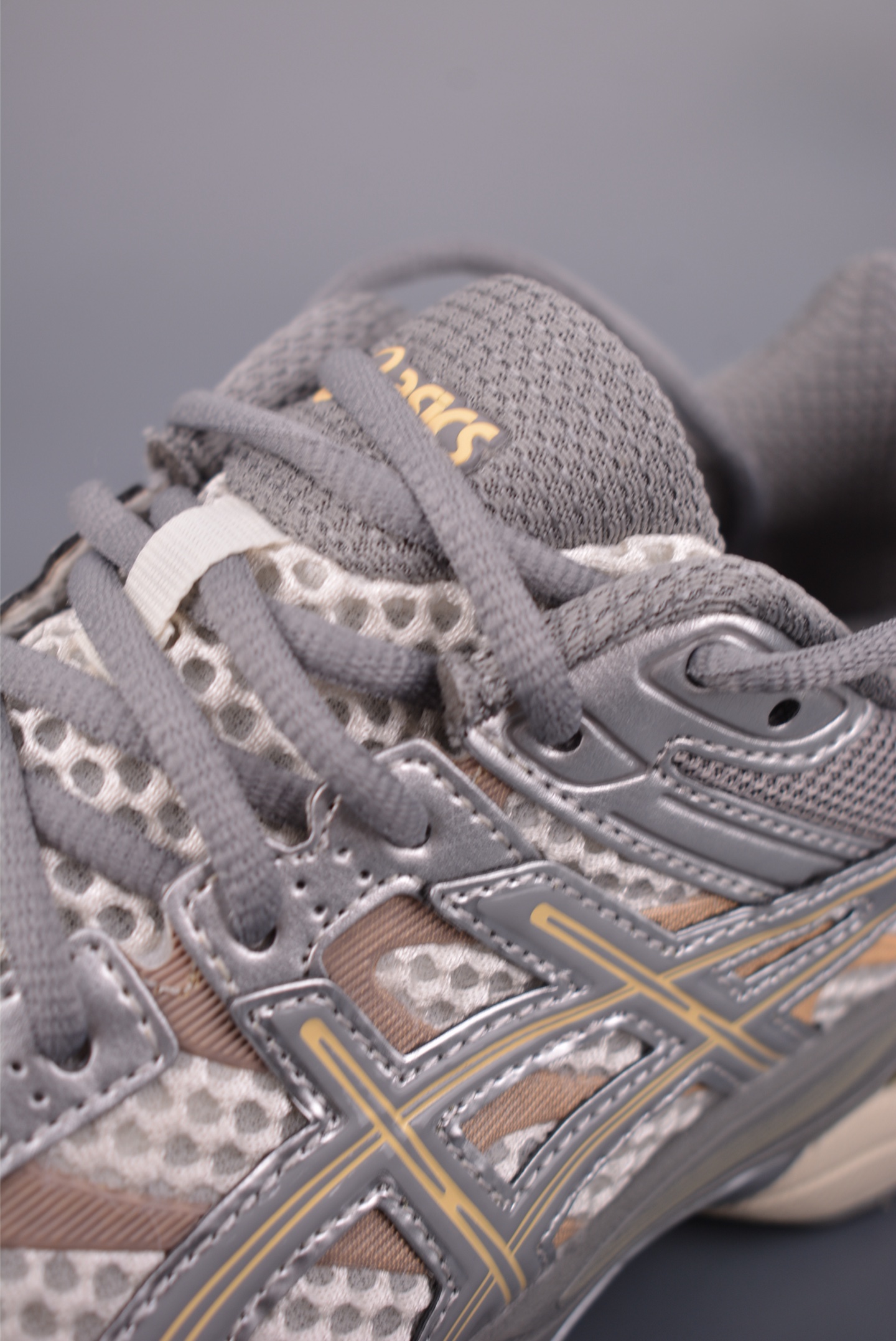 200 Asics Gel-CUMULUS 16 亚瑟士运动休闲透气专业跑鞋 1203A733-101