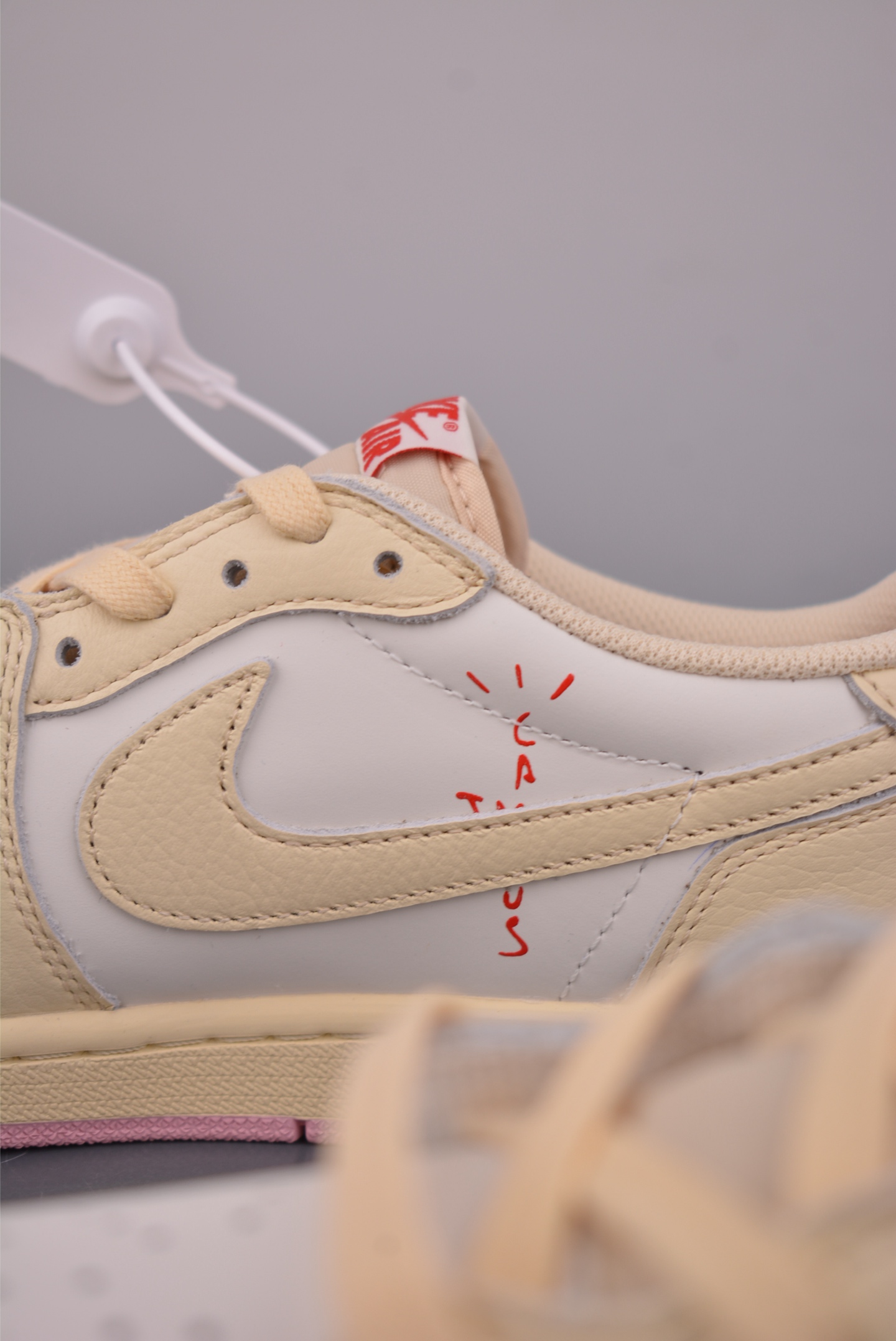 原装裸鞋级 市面最高工艺产物 Air Jordan 1 Low柠檬粉倒钩 IQ7604-101-High Quatity Cheap Brand wholesale wholesaler seller Clothes Bags handbags Sneakers Top Fashion Clothing Shoes from China Factory Chinese suppliers best Quality Beautiful Price 原装裸鞋级 市面最高工艺产物 Air Jordan 1 Low柠檬粉倒钩 IQ7604-101