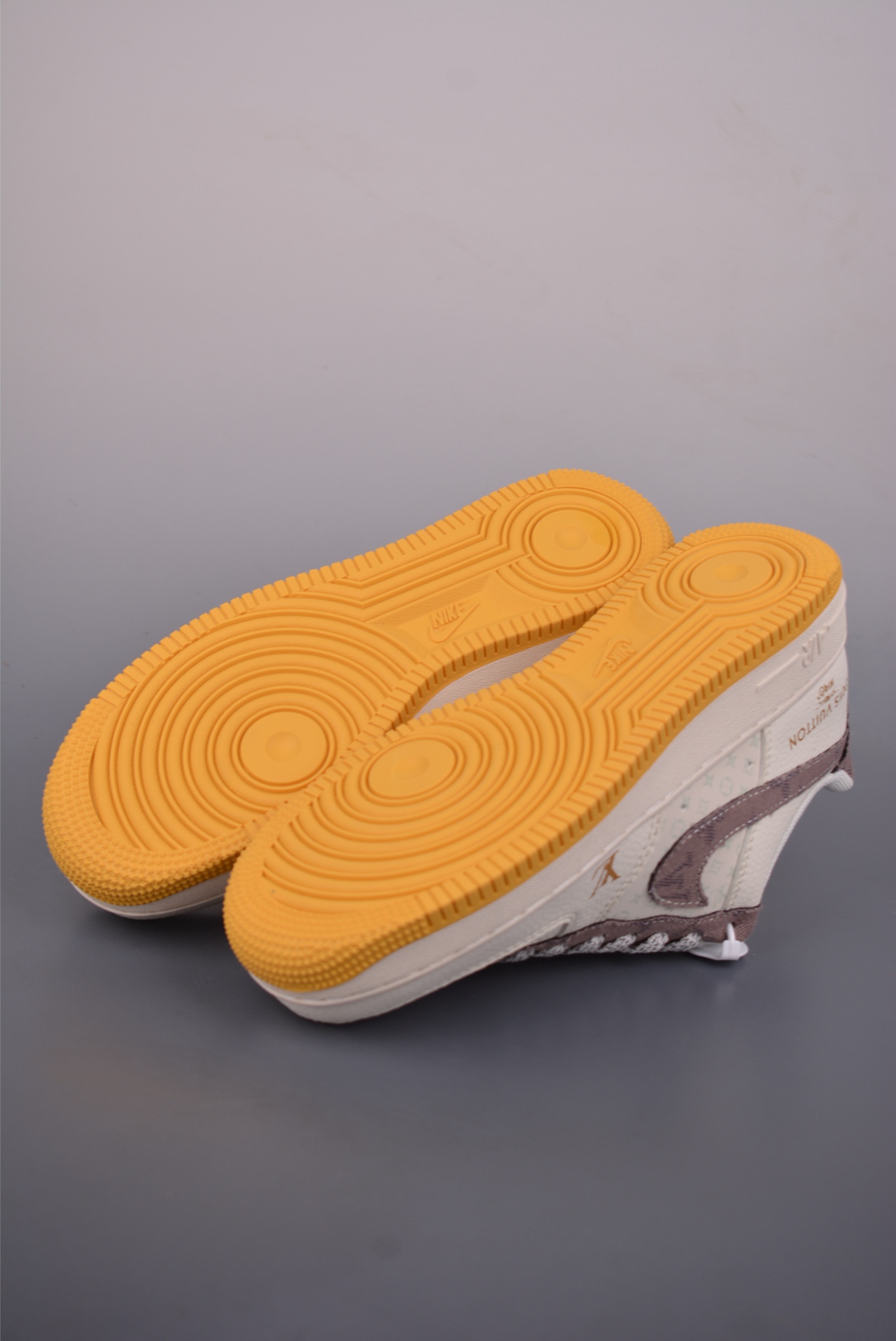 260 Nike Air Force 1 Low LV联名 QW5606-262