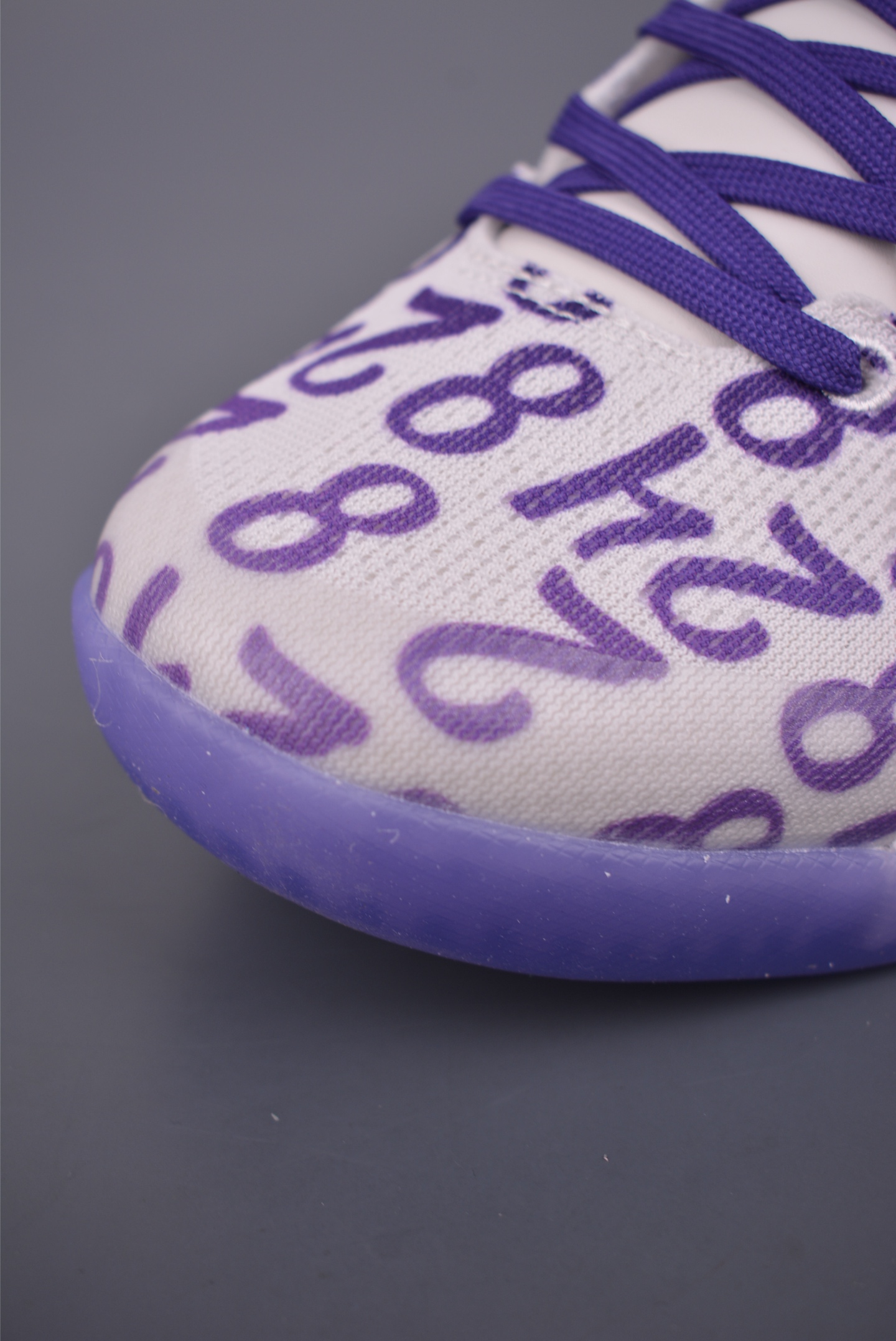 260 致敬Kobi 情怀满满 BOSS版本 NIKE KOBE 8 SYSTEM 科比八代 内置元年缓震气垫 FQ3549-100