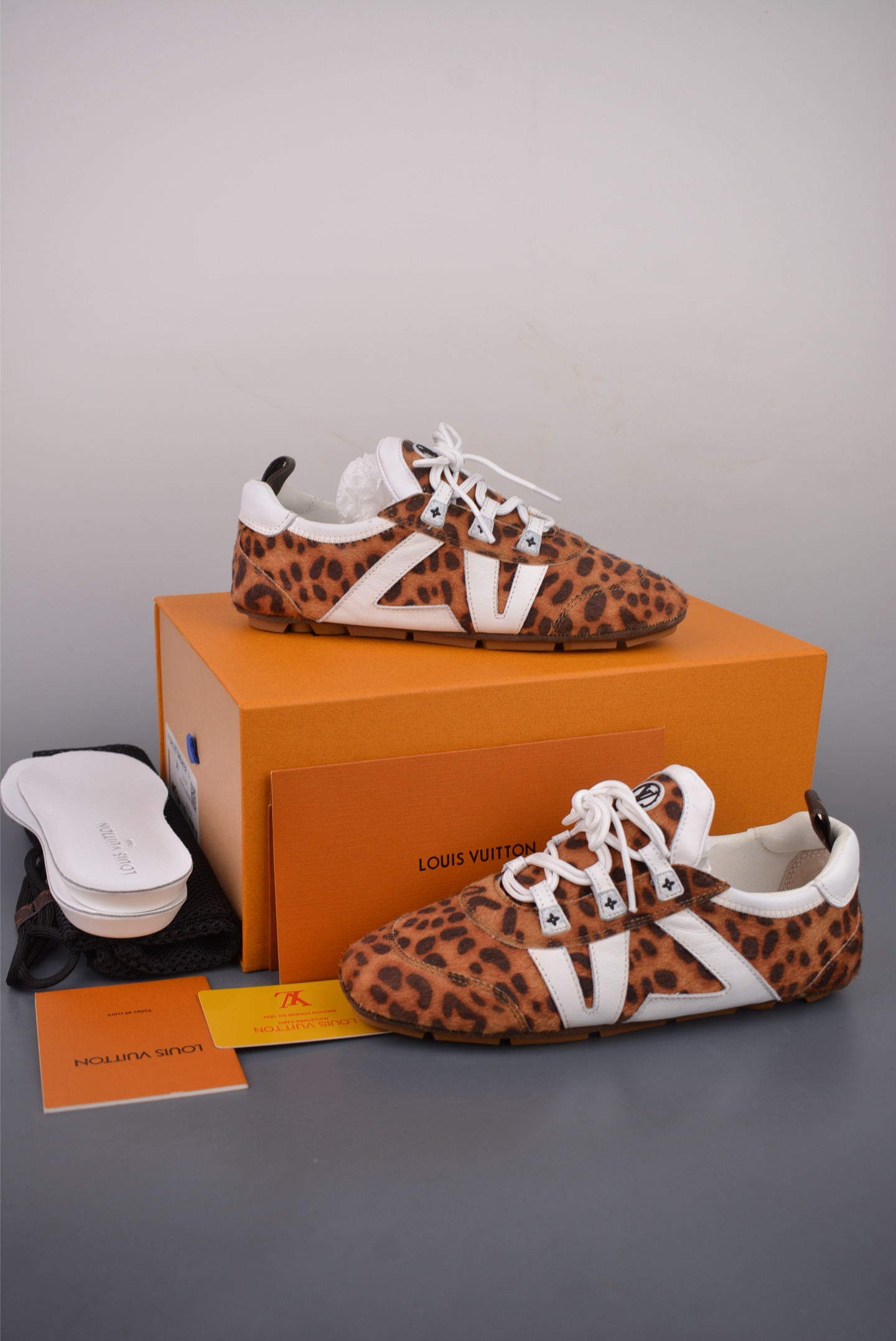 200 LOUIS VUITTSneaKerina 德训鞋 芭蕾舞鞋