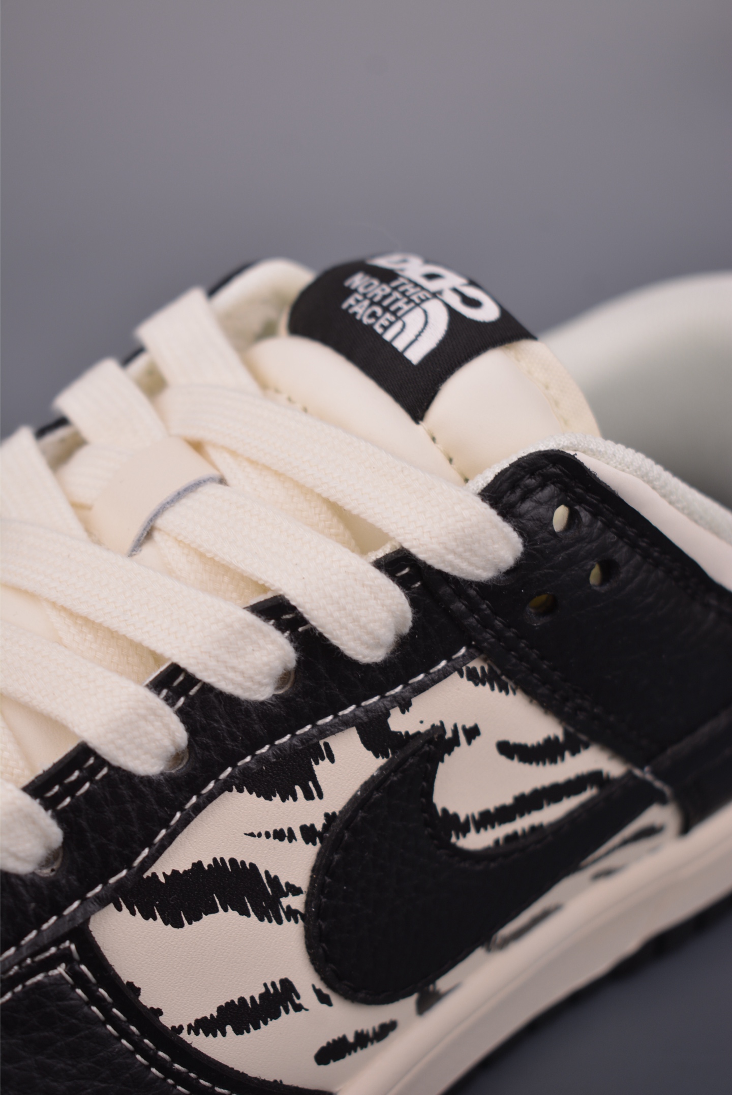 280 Nike SB Dunk Low 北面联名 QW5836-028