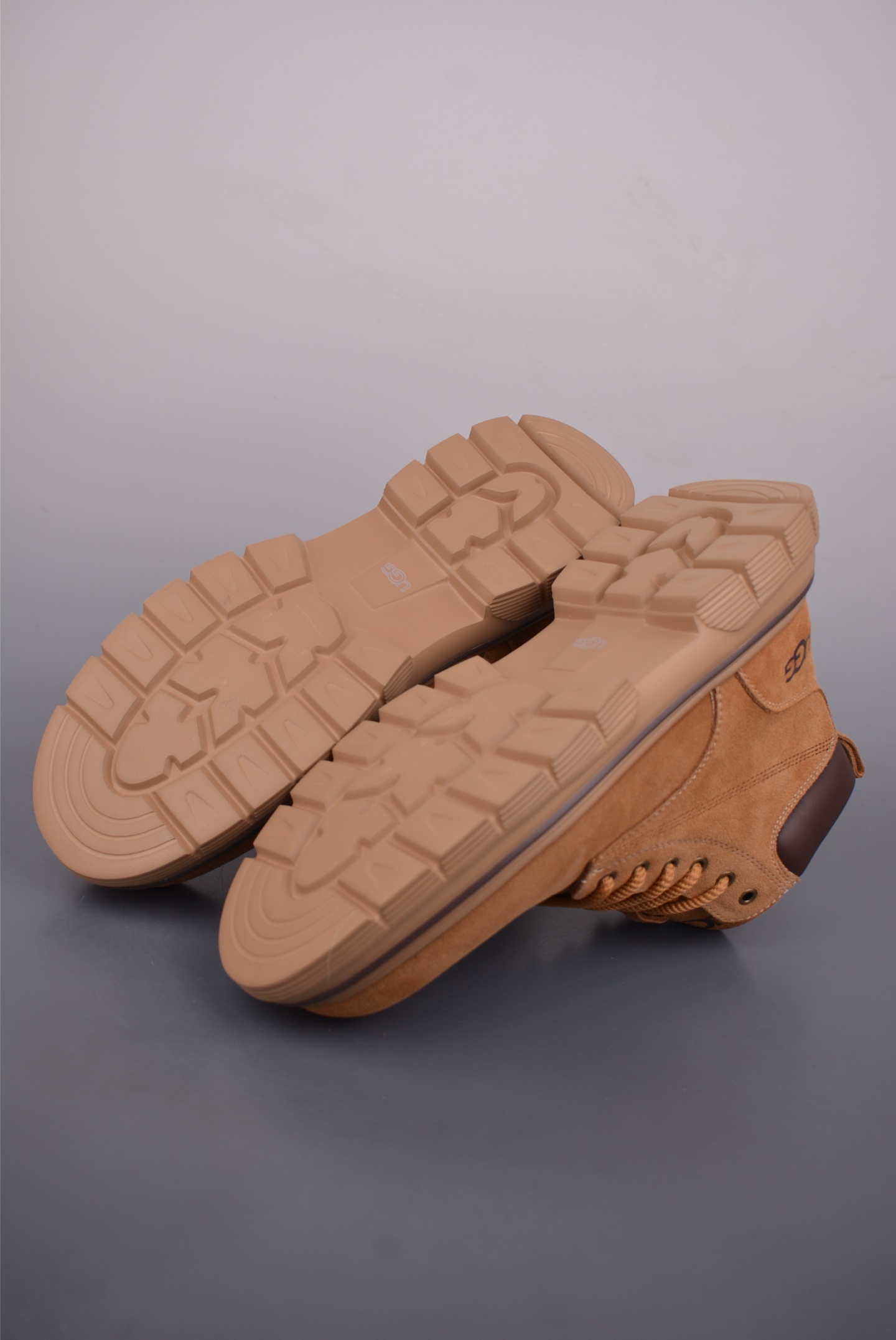 280 UGG Tasman Weather Hybrid 塔斯曼混合系列中帮轻量休闲马丁靴 11909