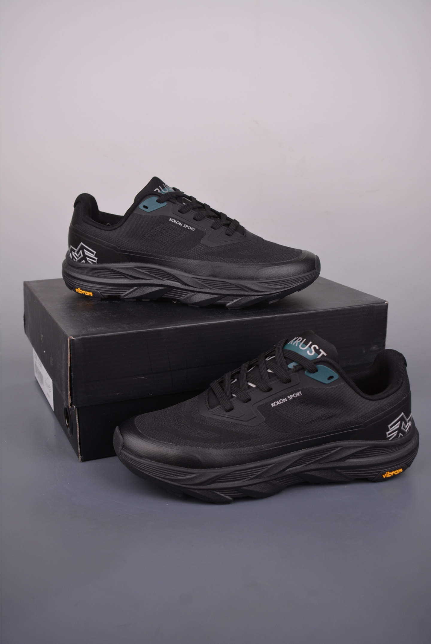 DESCENTE迪桑特 STREAN WIRE 时尚休闲运动覆盖防水男子越野跑鞋 D1339 RRN22