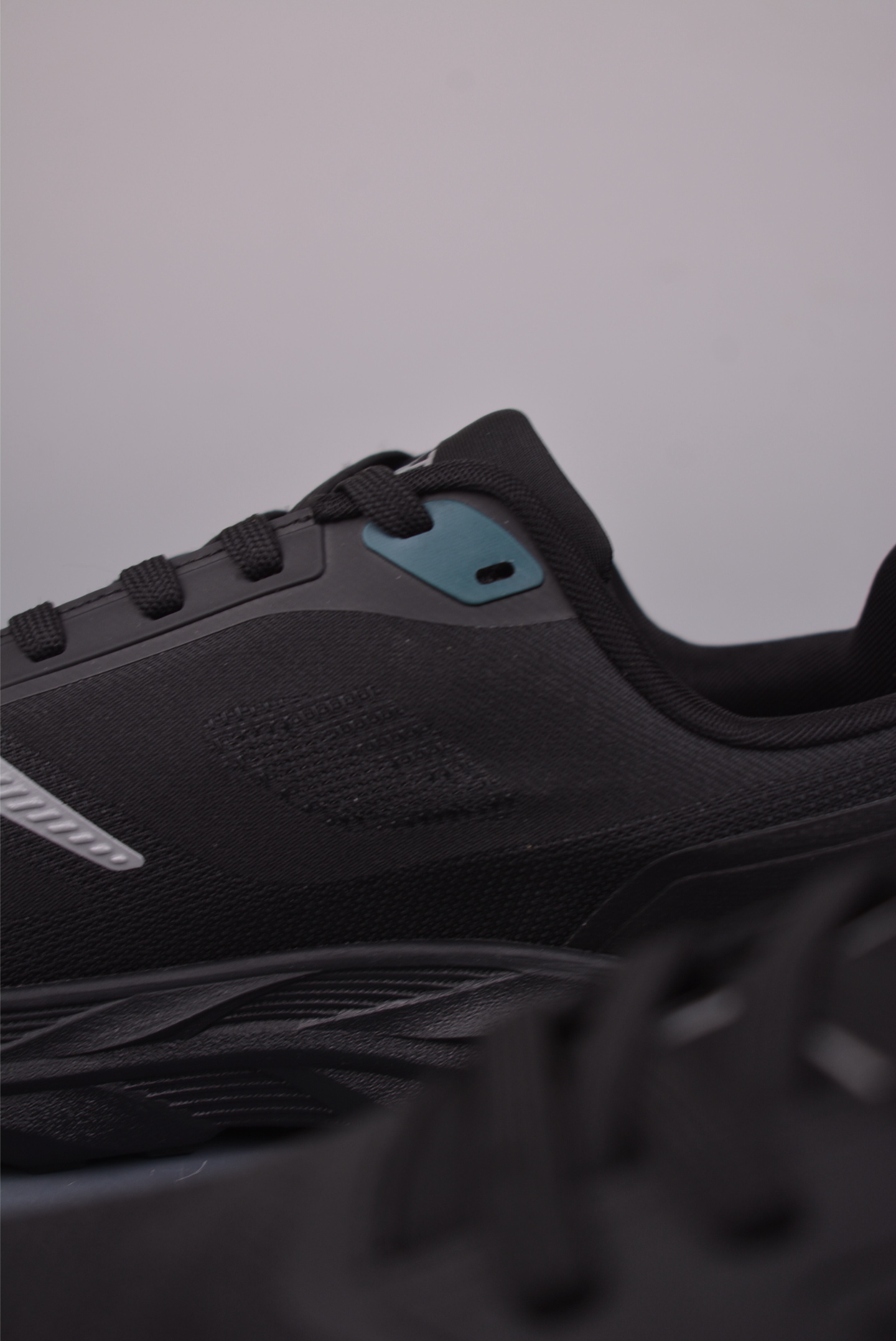 DESCENTE迪桑特 STREAN WIRE 时尚休闲运动覆盖防水男子越野跑鞋 D1339 RRN22