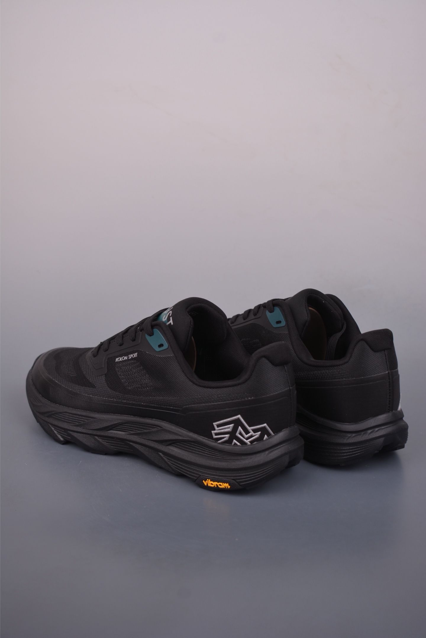 DESCENTE迪桑特 STREAN WIRE 时尚休闲运动覆盖防水男子越野跑鞋 D1339 RRN22