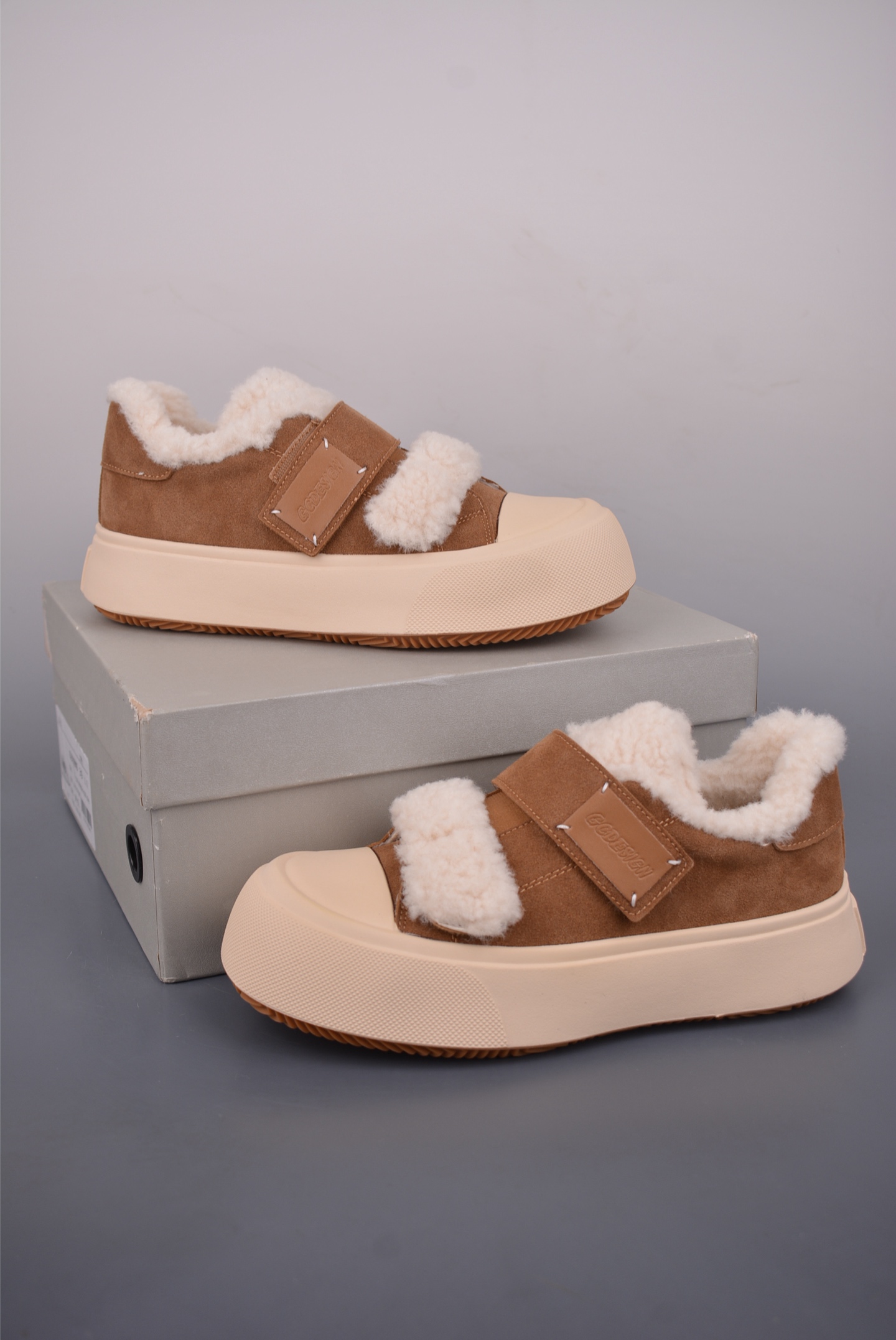 220 GG-CC GG-CC Chunky Low 厚底增高运动老爹鞋 G23Y6905