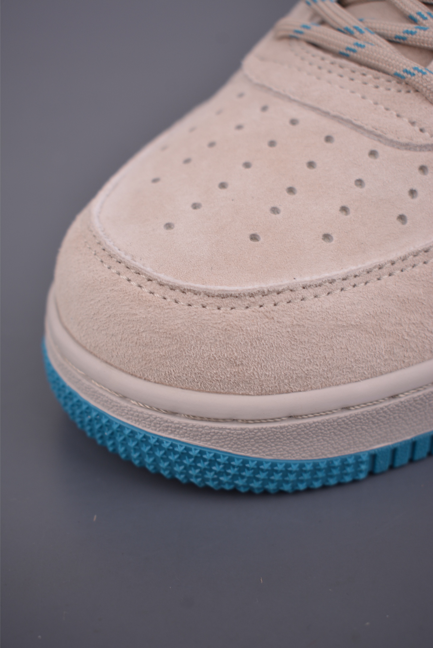 200 Nike Air Force 1 Low 翻毛皮灰蓝 DY9867-109