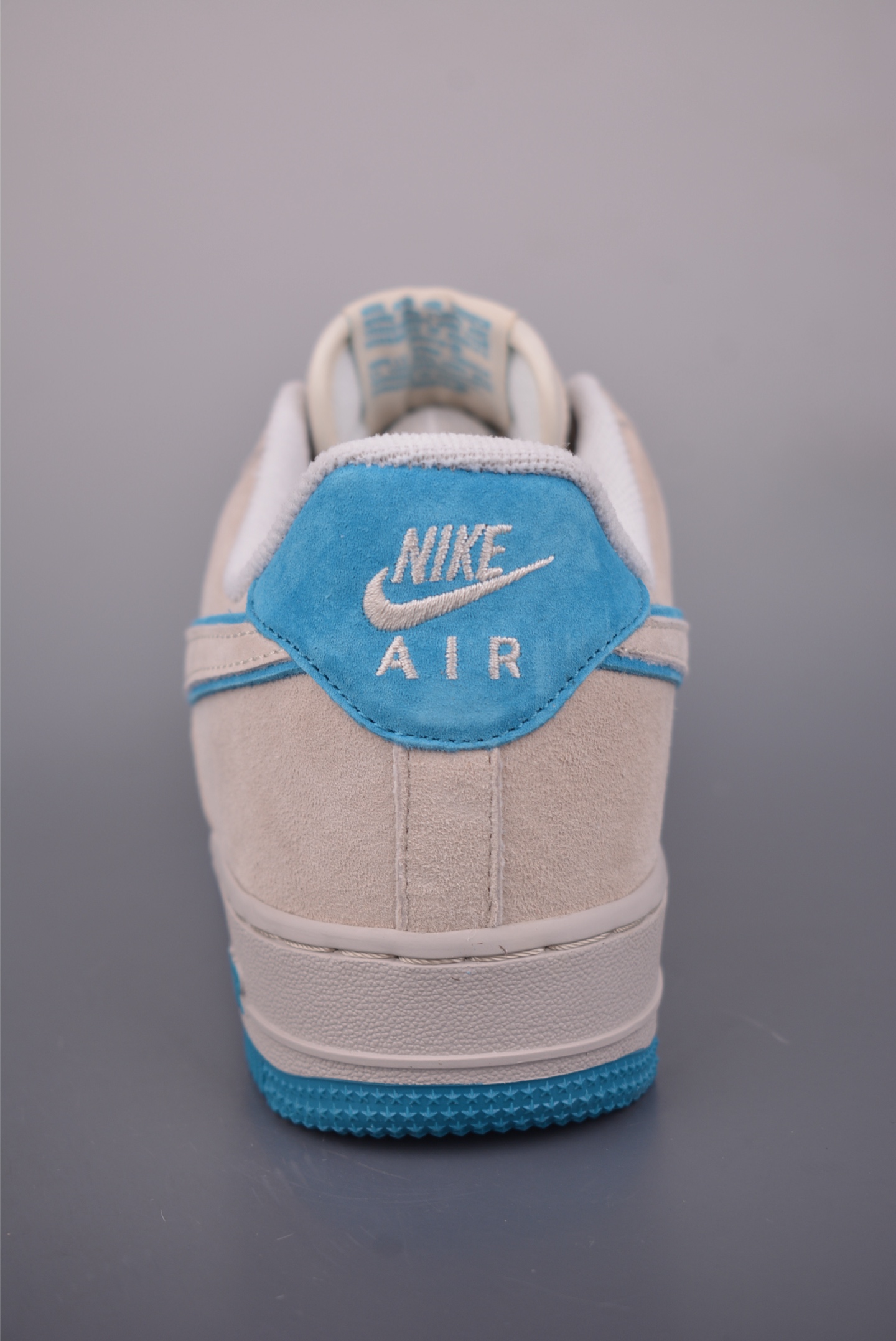 200 Nike Air Force 1 Low 翻毛皮灰蓝 DY9867-109