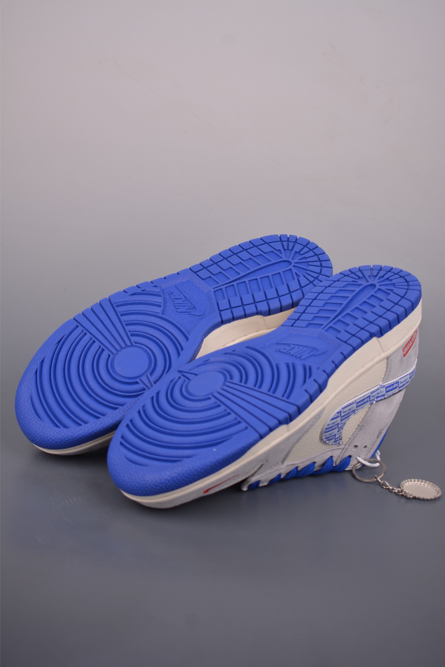 280 Nike SB Dunk Low Supreme联名 DD1988-009