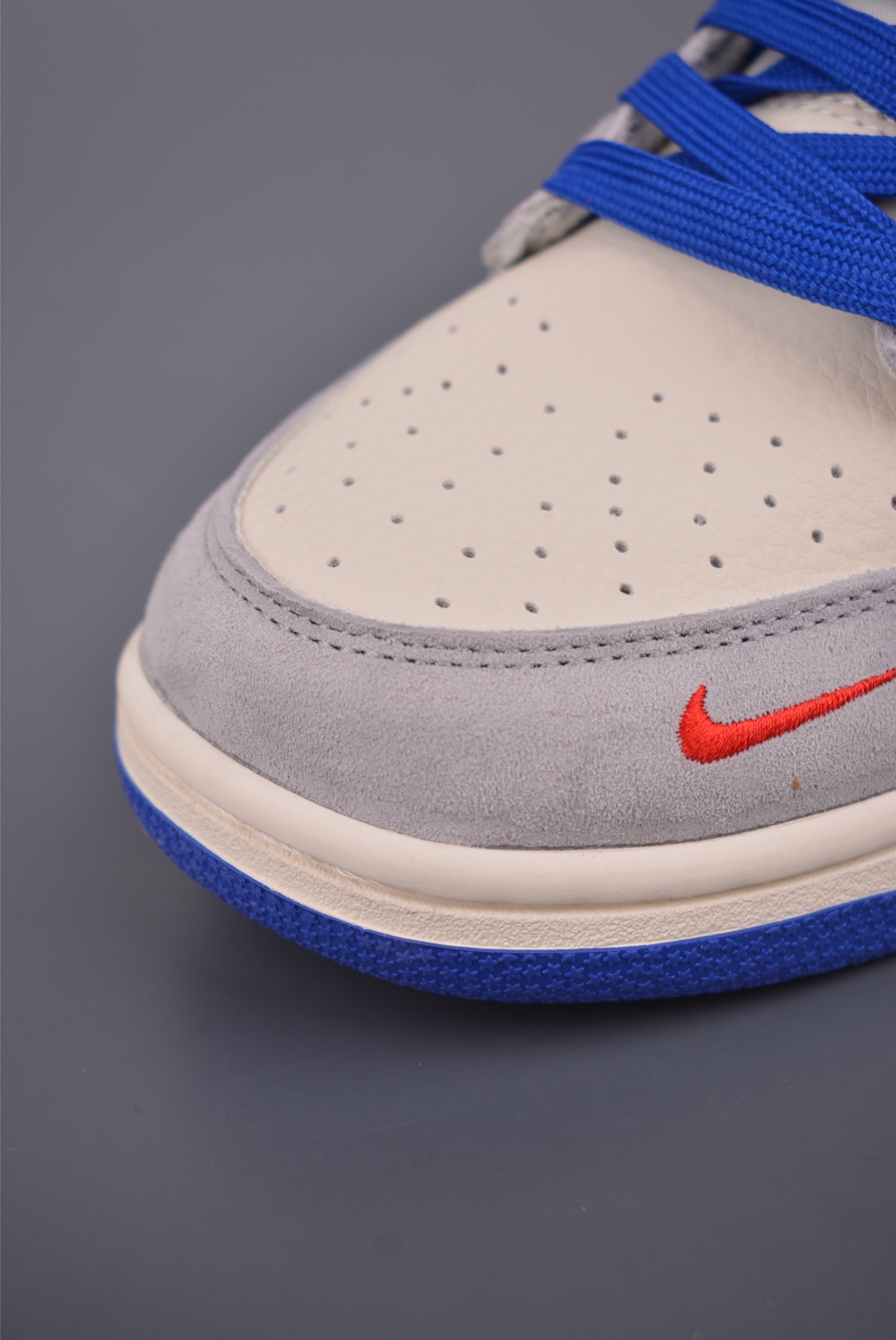 280 Nike SB Dunk Low Supreme联名 DD1988-009