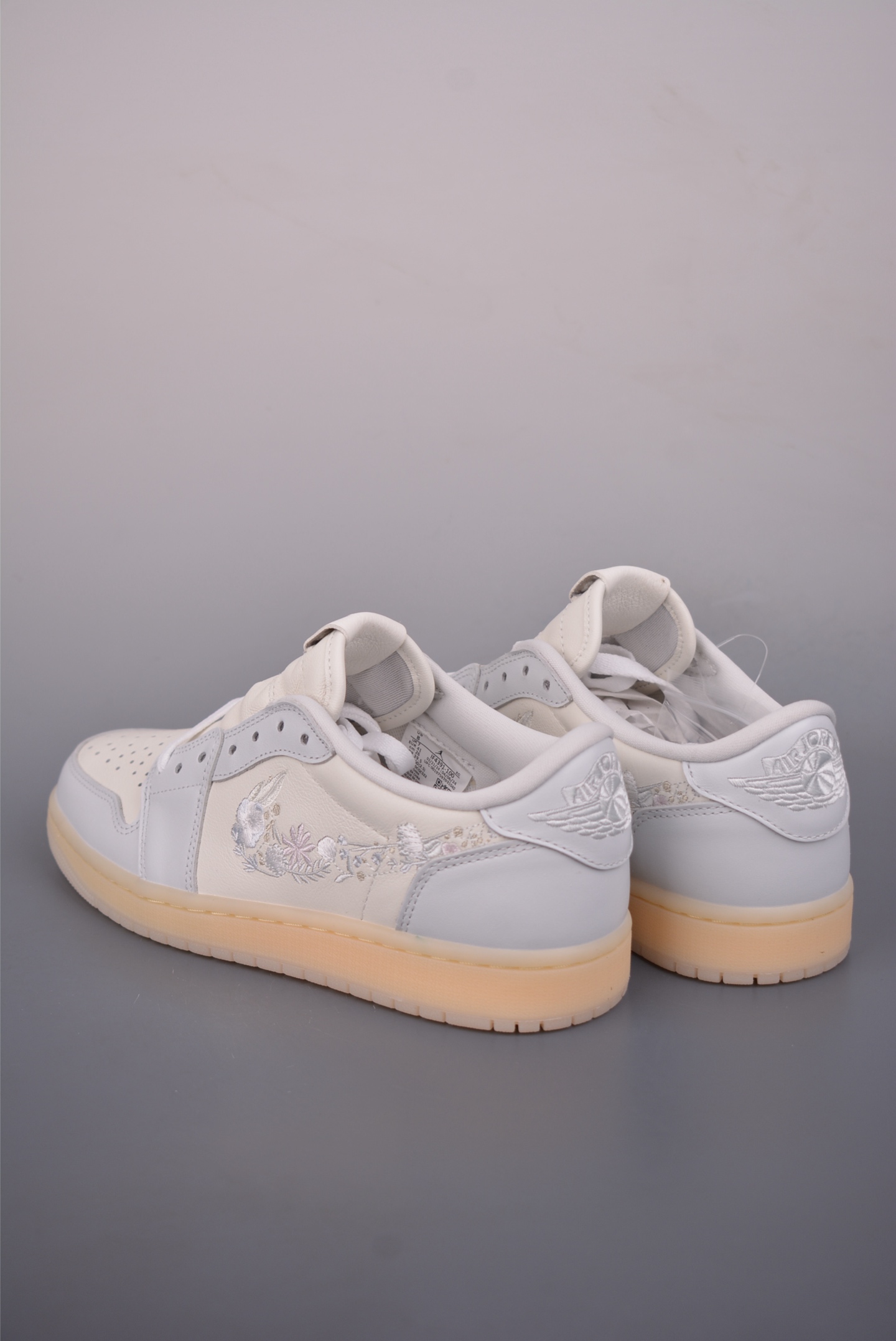 280 原装裸鞋级 市面最高工艺产物 Air Jordan 1 Low花卉刺绣 IF4391-100