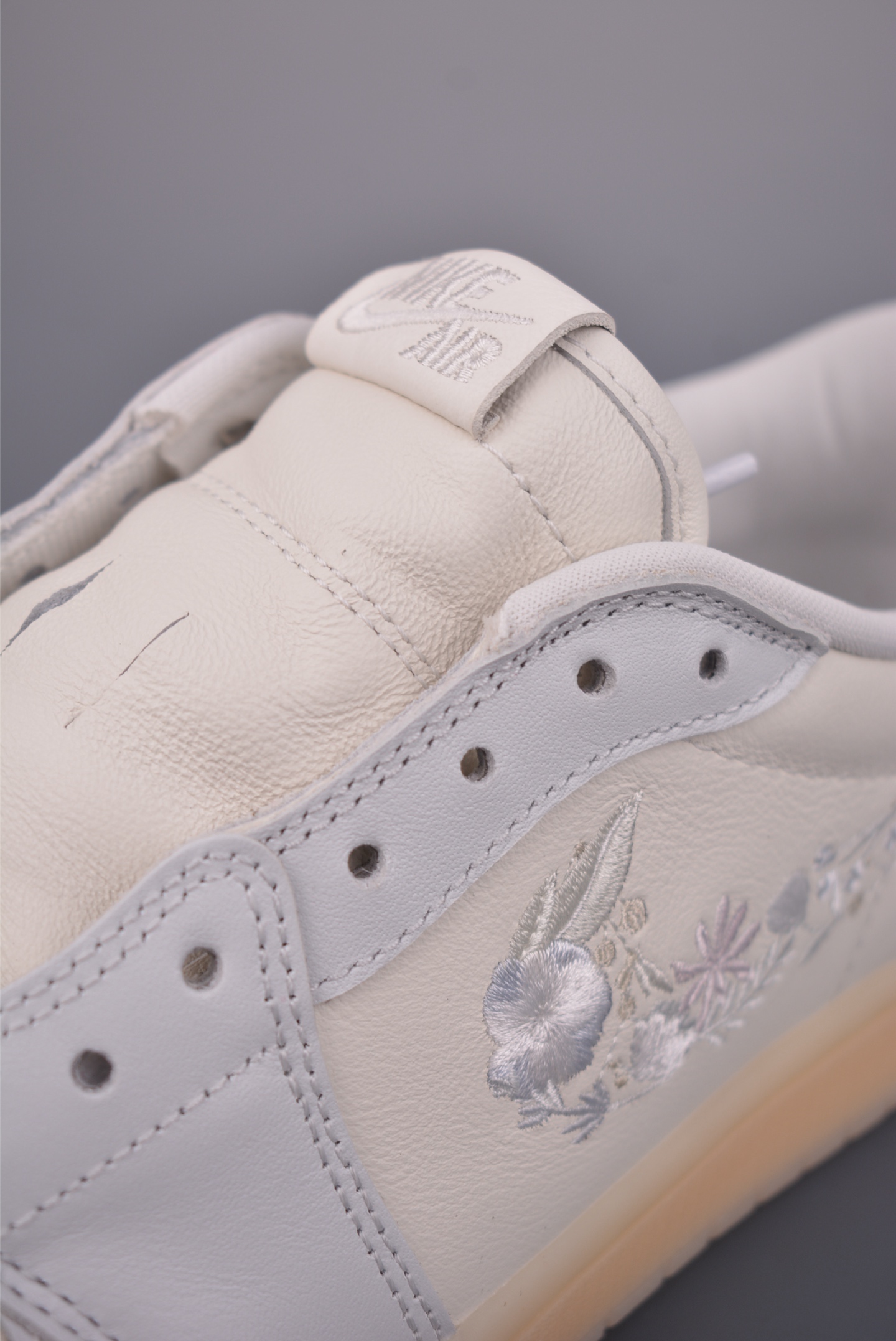 280 原装裸鞋级 市面最高工艺产物 Air Jordan 1 Low花卉刺绣 IF4391-100