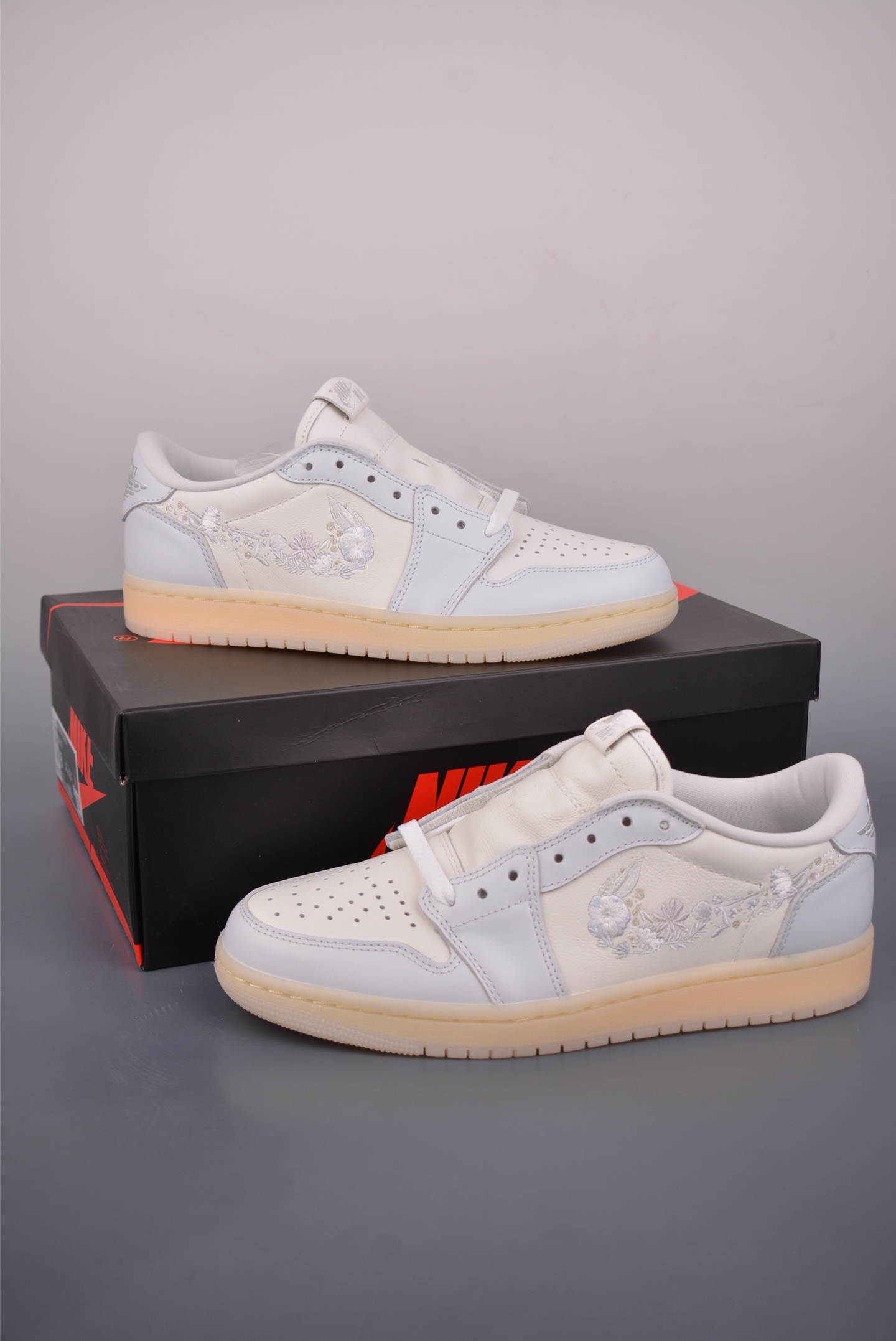 280 原装裸鞋级 市面最高工艺产物 Air Jordan 1 Low花卉刺绣 IF4391-100