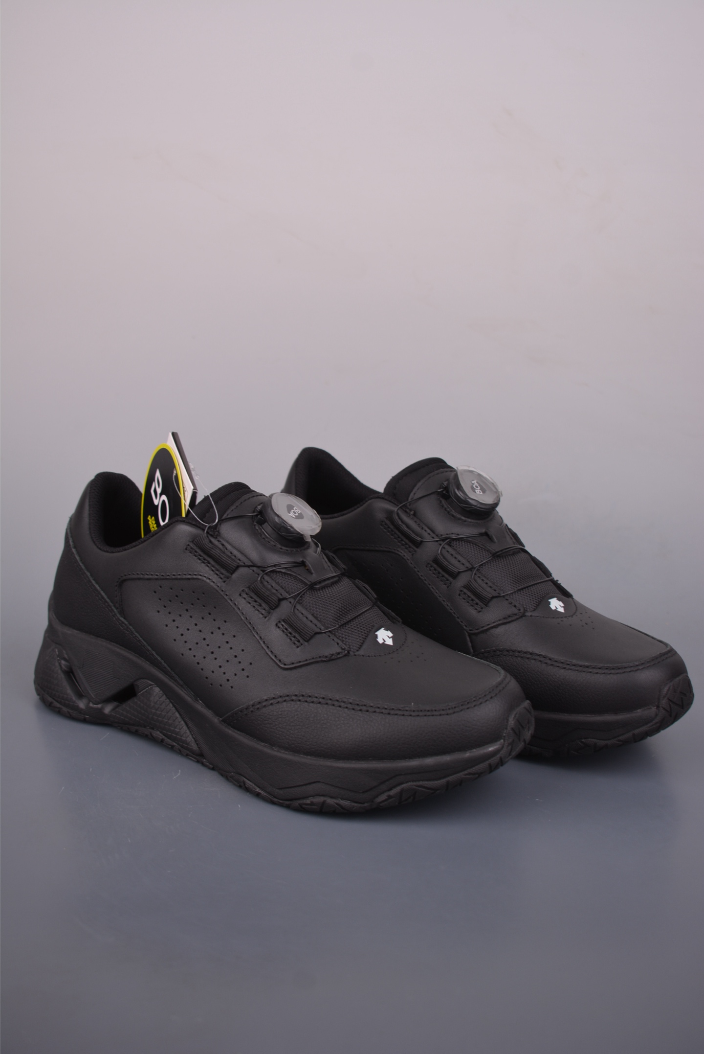 💰360
DESCENTE迪桑特 CIRCUIT LTR
WIRE 2.0 广东纯原版本
时尚休闲运动覆盖防水男子越野跑鞋
官方同步上架 适合技术路线单日徒步穿着 aeriosflgtx鞋受到长途野外跑步鞋的启发 适合在变化的地形上进行快速轻快的徒步旅行穿着,舒适而有支撑性,使您充满信心。该设计与脚部融为一体,可最大限度地减少摩擦,gore-tex保护膜可防水,采用gore隐形适体(invisiblefit)技术,更轻薄舒适。敏捷、稳定和技术路线上的自信源于vibram® megagrip外底、压缩eva内底以及一体的tpu。重量约:275g技术特点防水透气轻量耐磨鞋子鞋外底结构vibram®megagripM橡胶化合材料耐用柔软鞋子结构tpu鞋头可防磨损压缩eva泡沫内底以及一体的tpu铁芯提高了灵活性和稳定性,使您充满信心鞋子衬垫结构4mm厚or模制插片材料gore-tex薄膜tpu高耐磨保护膜cordura®网眼布
官方货号: D3331 RRN3B3129
尺码: 39 40 41 42 43 44