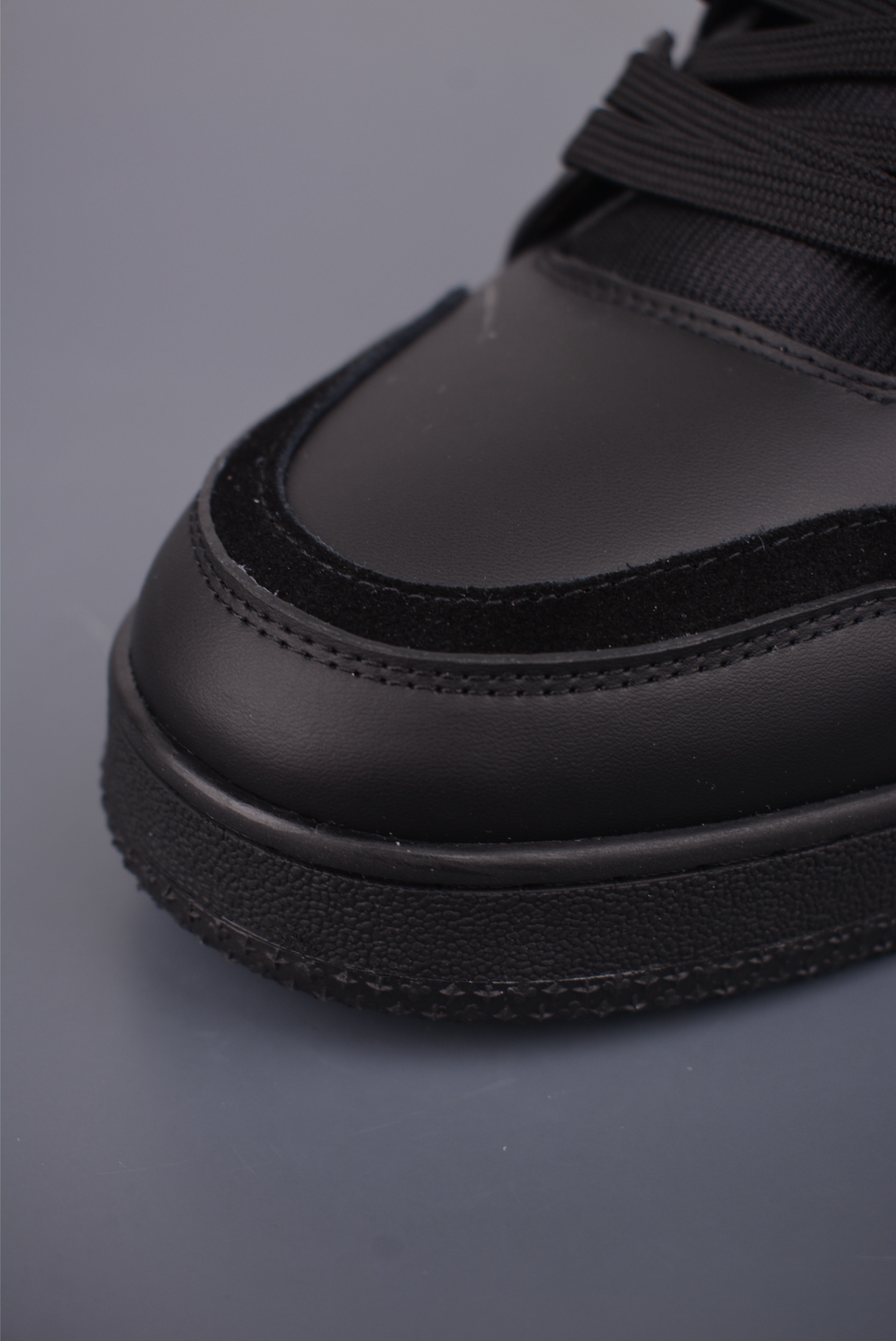 450 LOUIS VUITT路易威登 LV Trainer Nigo联名 FW25 牛皮革 1AJ128