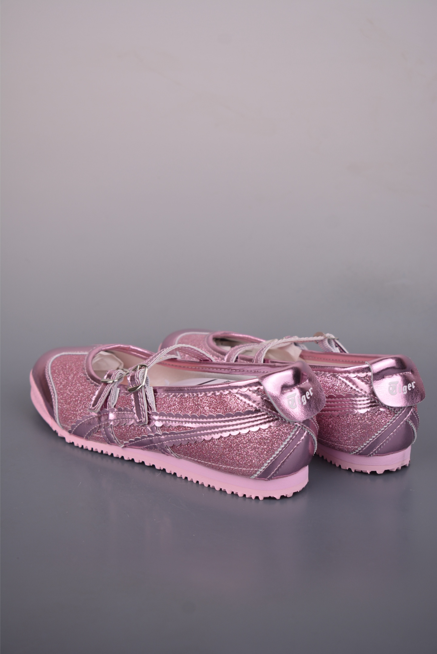 140 玛丽珍 任敏同款 舒适轻盈平跟玛丽珍鞋 1182A677