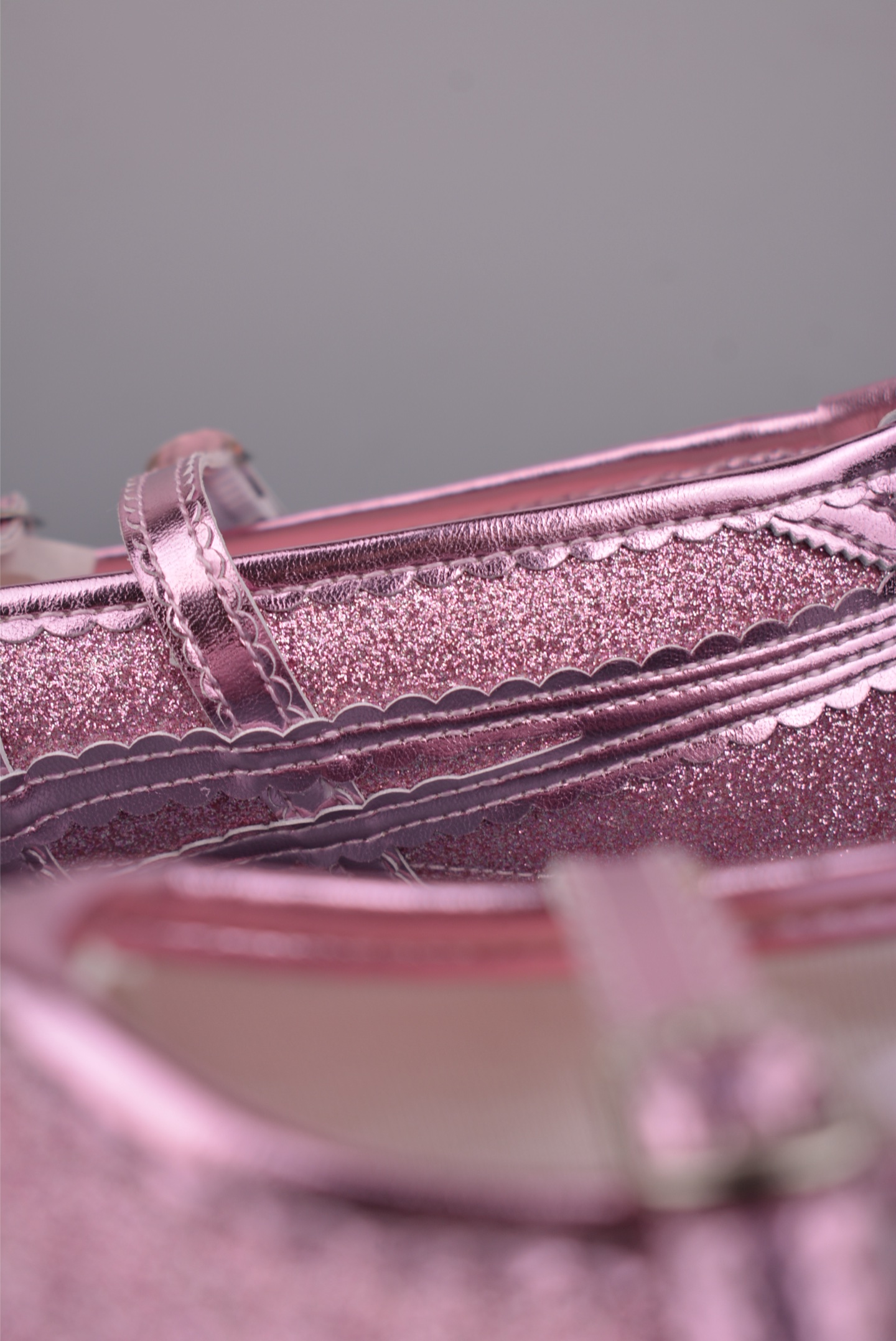 140 玛丽珍 任敏同款 舒适轻盈平跟玛丽珍鞋 1182A677