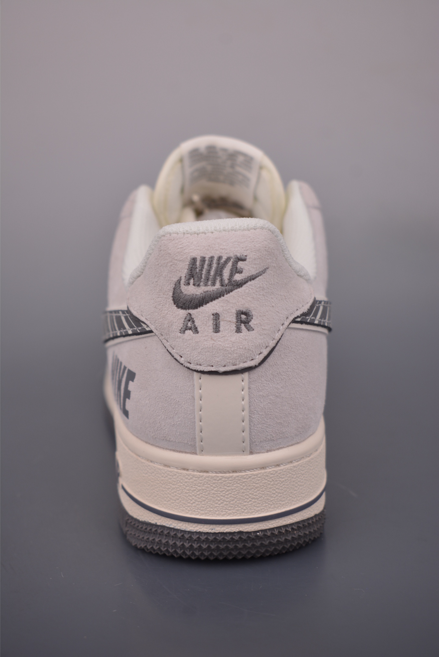 260 Nike Air Force 1 Low 米灰条纹 JP8028-071